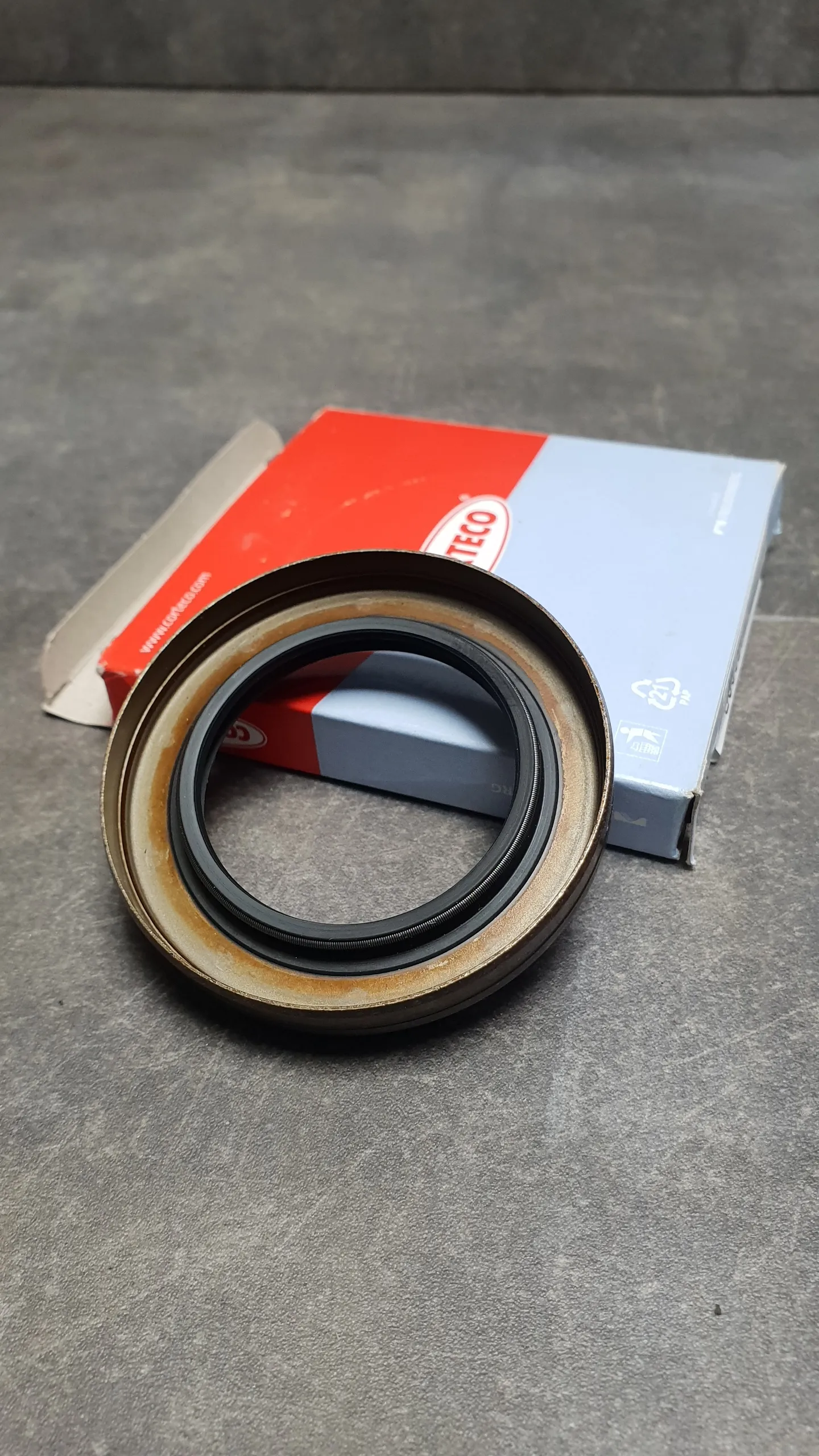 Сальник передн. редуктора боковой [67x44x10/15.5]