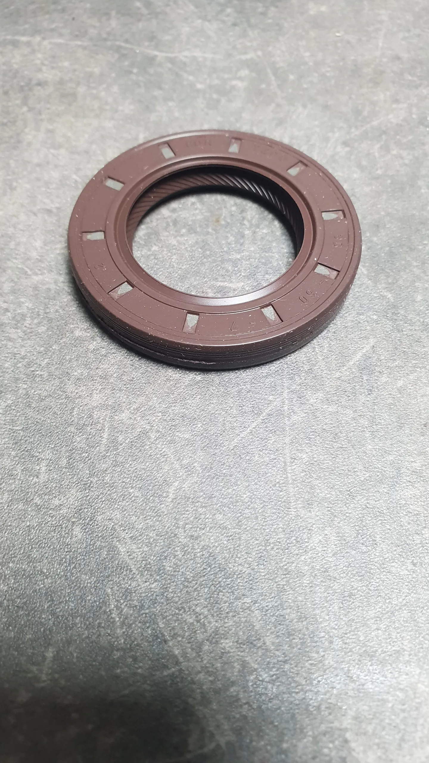 Сальник первичного вала МКПП Getrag 250 [30x50x7] E36,E46,E39,E60,F10,E81,E87,E90,X1 E84