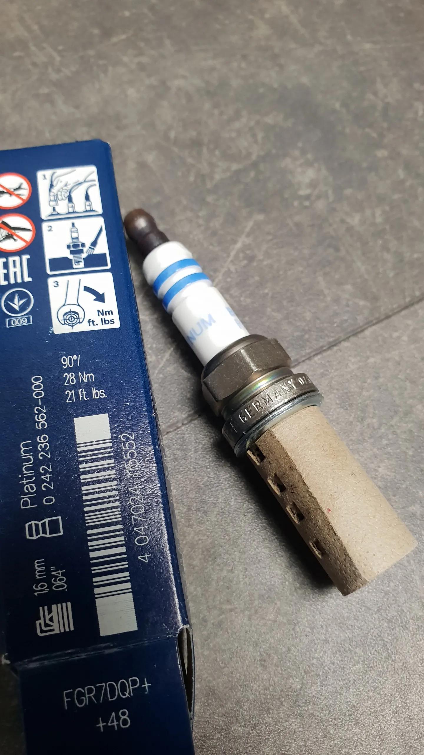Свеча зажигания M40,M43,M50,M52,M54,M60,M62,N42,N62 [4х конт; BOSCH FGR7DQP]