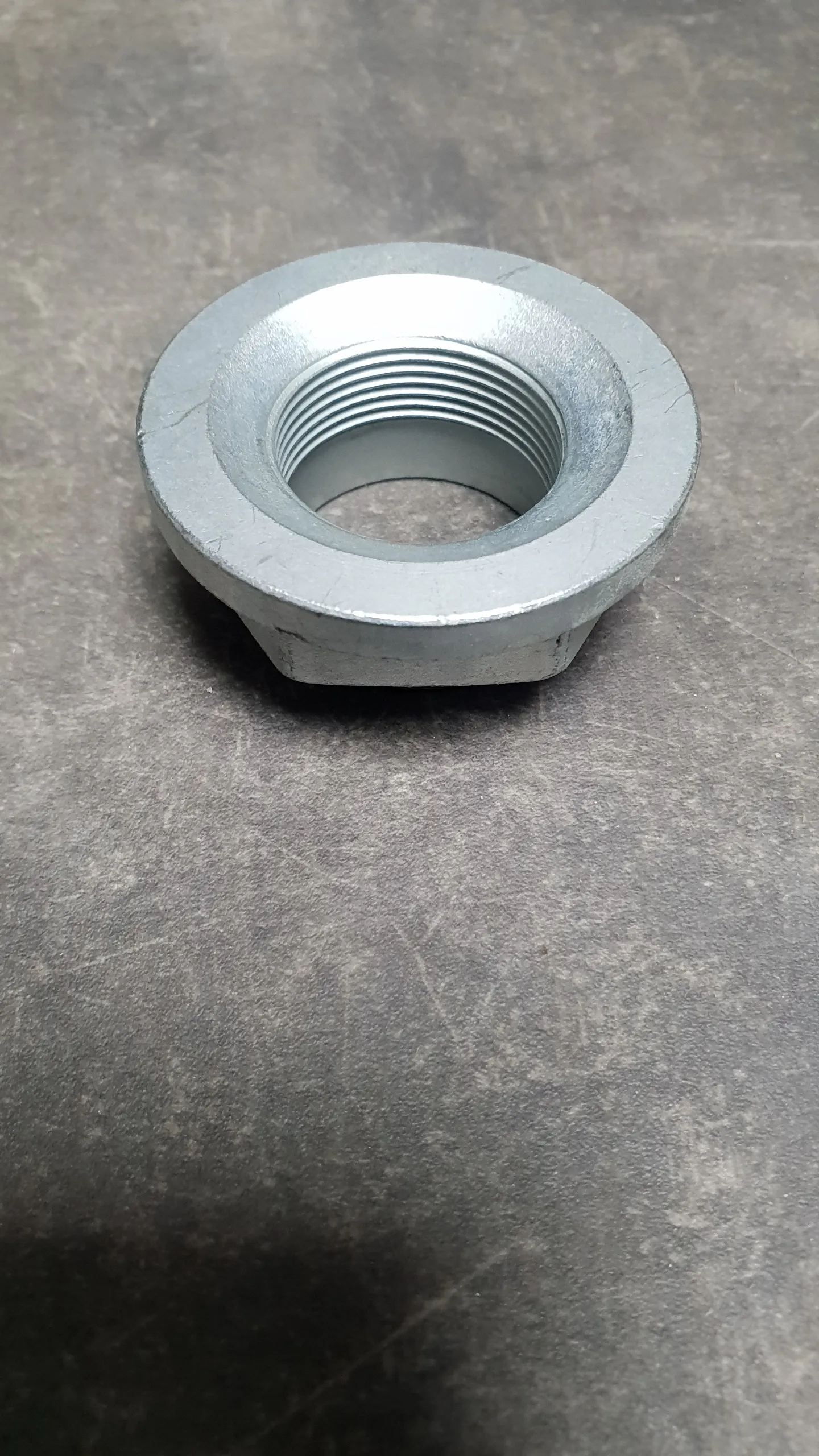 Гайка ступицы передней E30,E36,E46,E28,E34,E32,E38 (14-1)