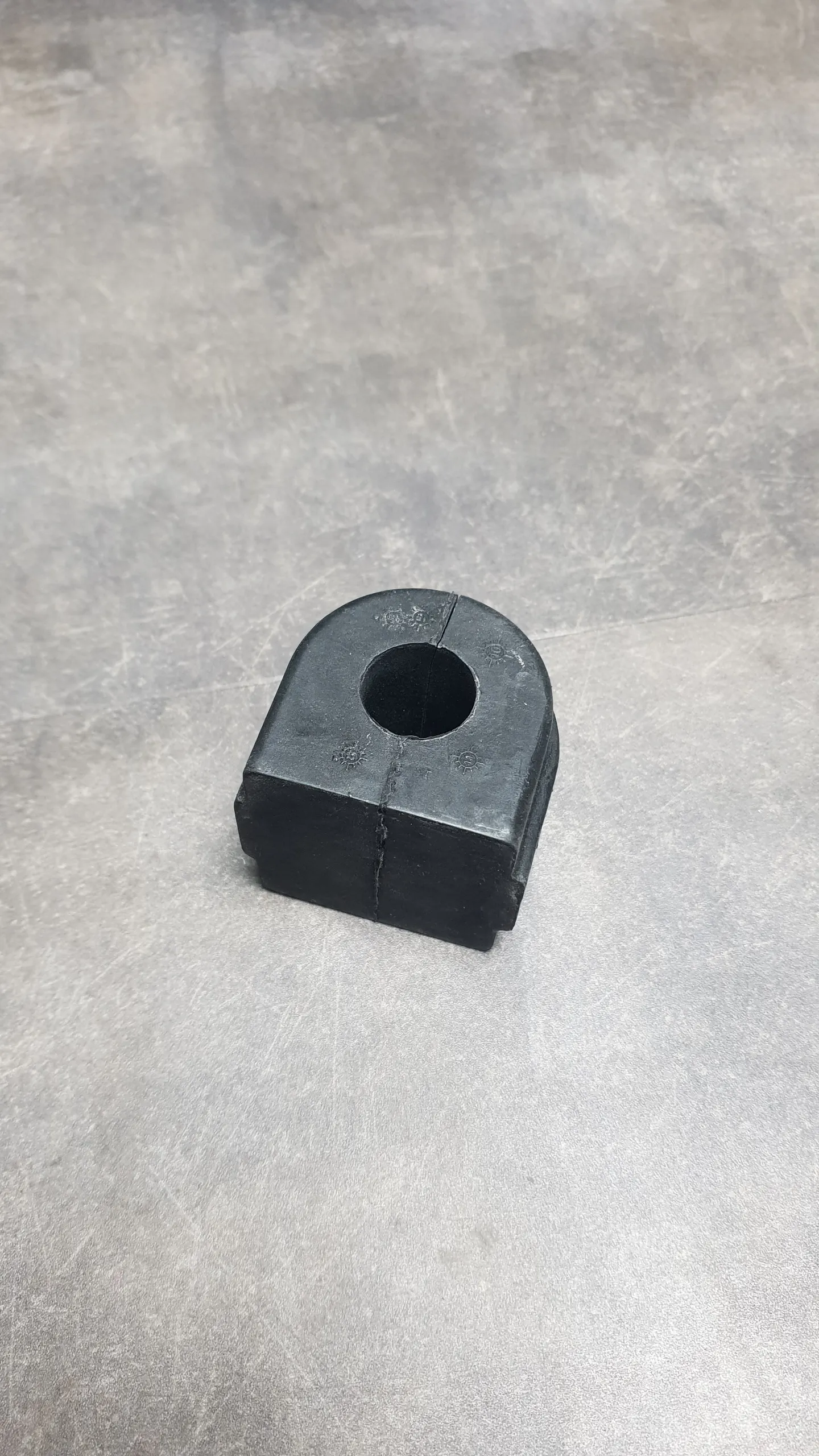 Втулка стабилизатора переднего E46 D=23mm