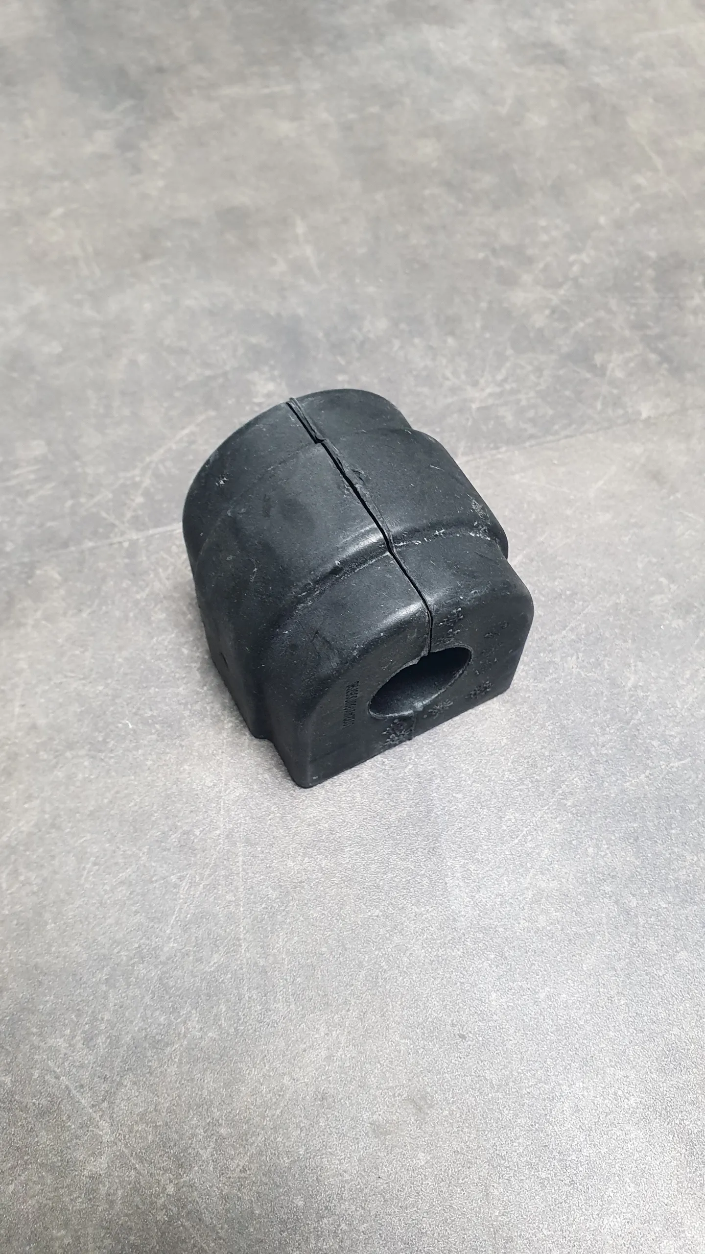 Втулка стабилизатора переднего E46 D=23mm