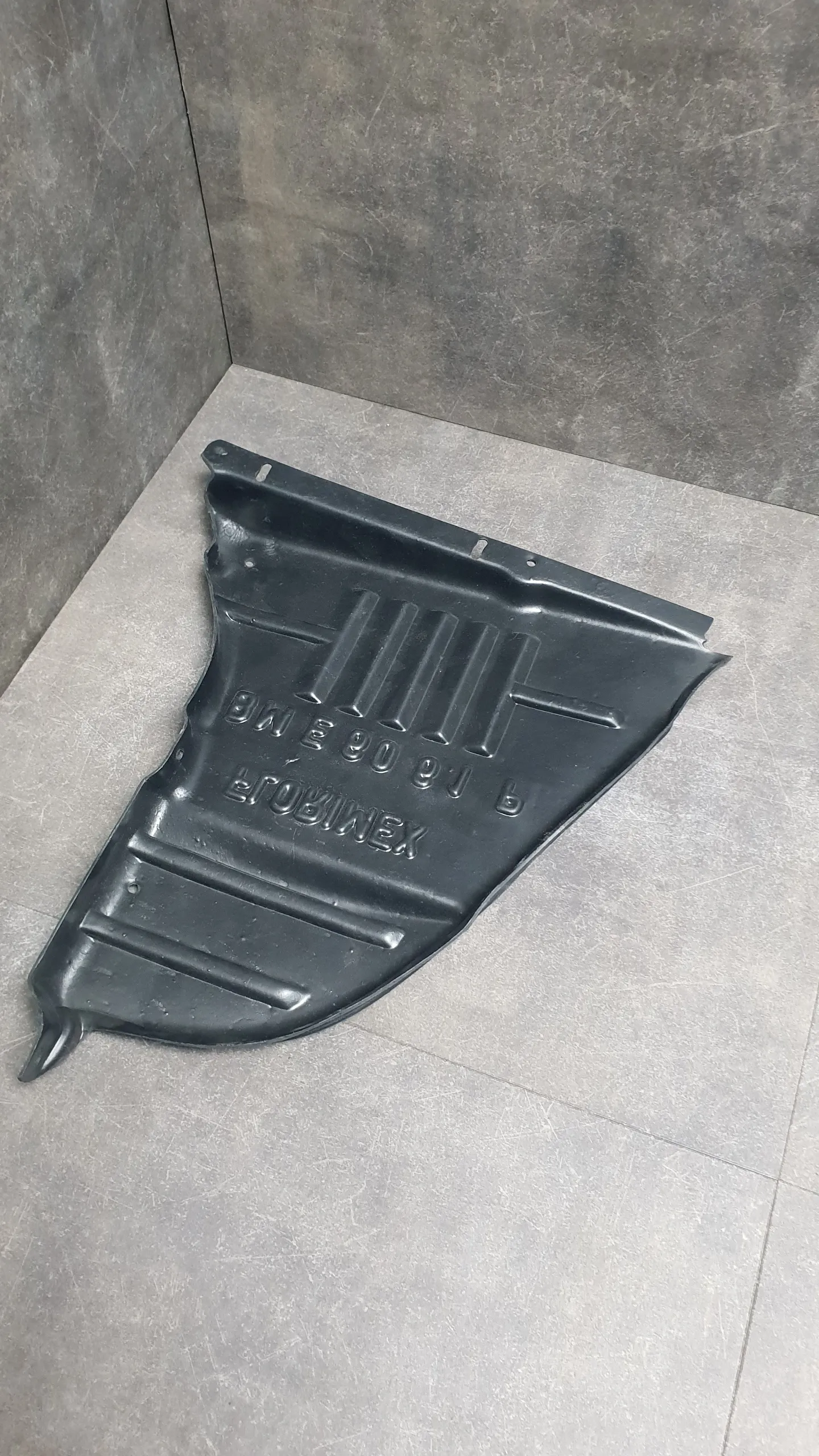 Подкрылок передний E60 M-tech [R]