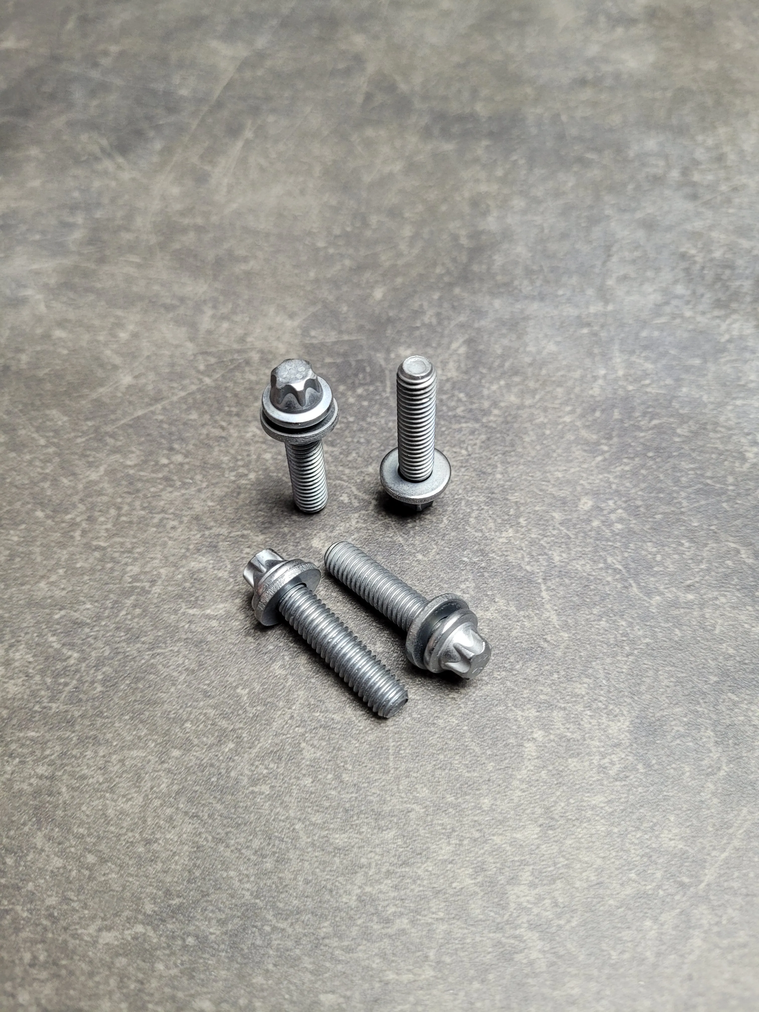 Болт Torx [BM6X25-U1-8.8] (СВ3-22)
