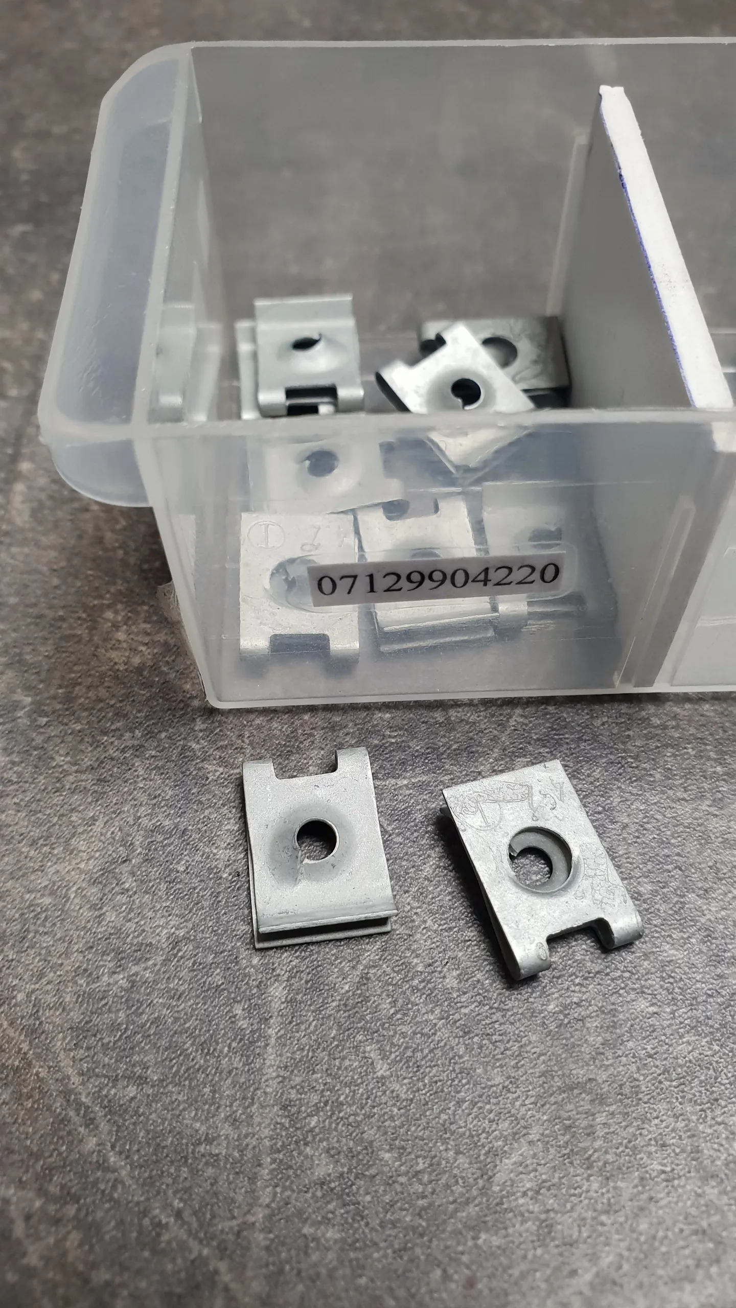 Скоба под саморез (1-24)