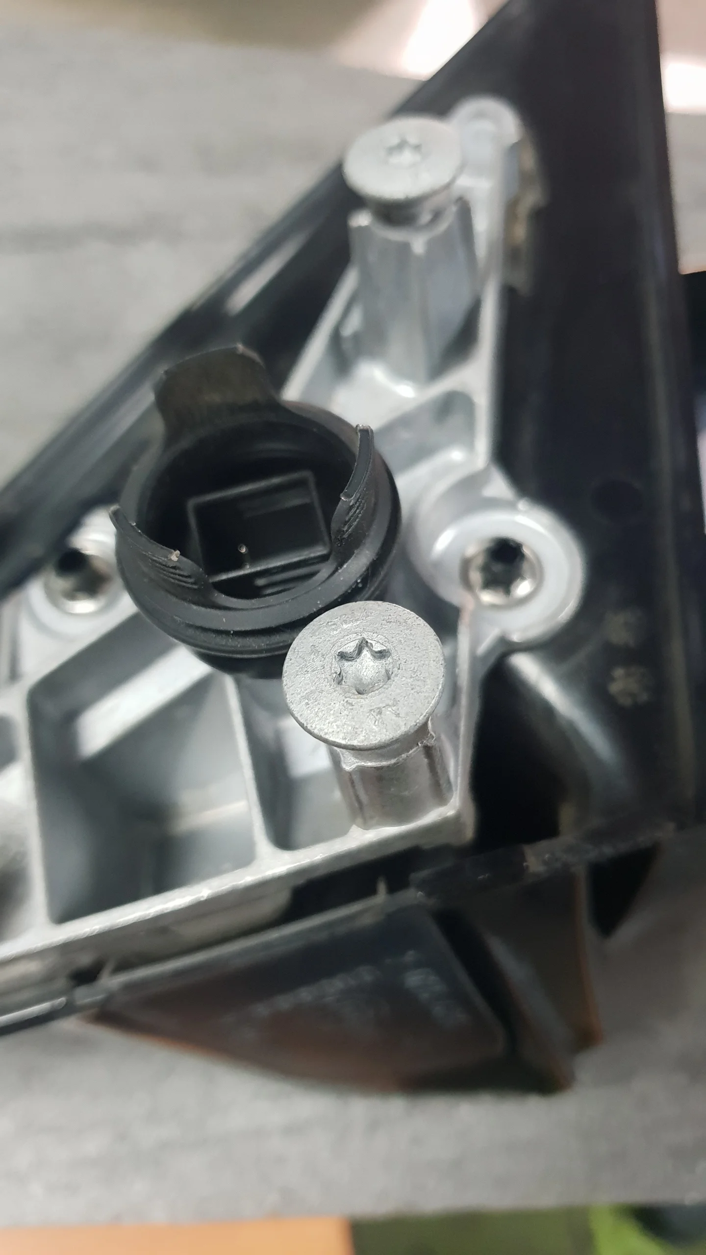 Болт Torx ISA M6X17 (болт крепления зеркала, широкая применяемость), б/у