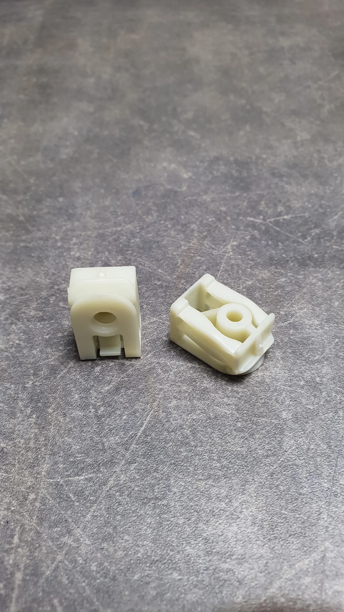 Гайка пластмассовая с пружинным зажимом (1-7)