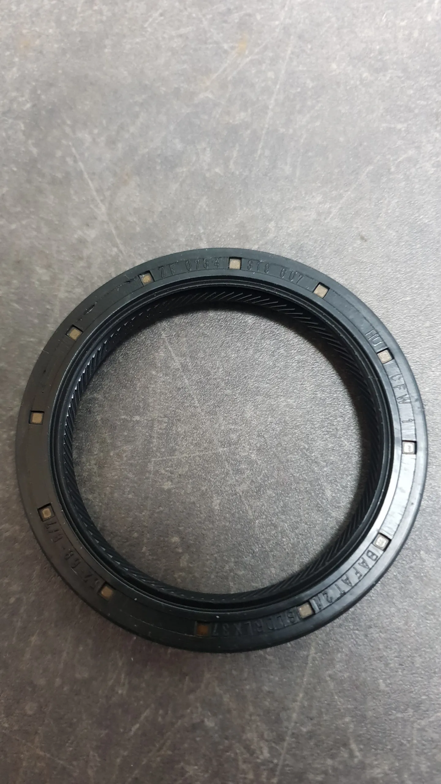 Сальник хвостовика АКПП [52x68x8] 5hp18,5hp19 E34,E36,E39,E46,E38