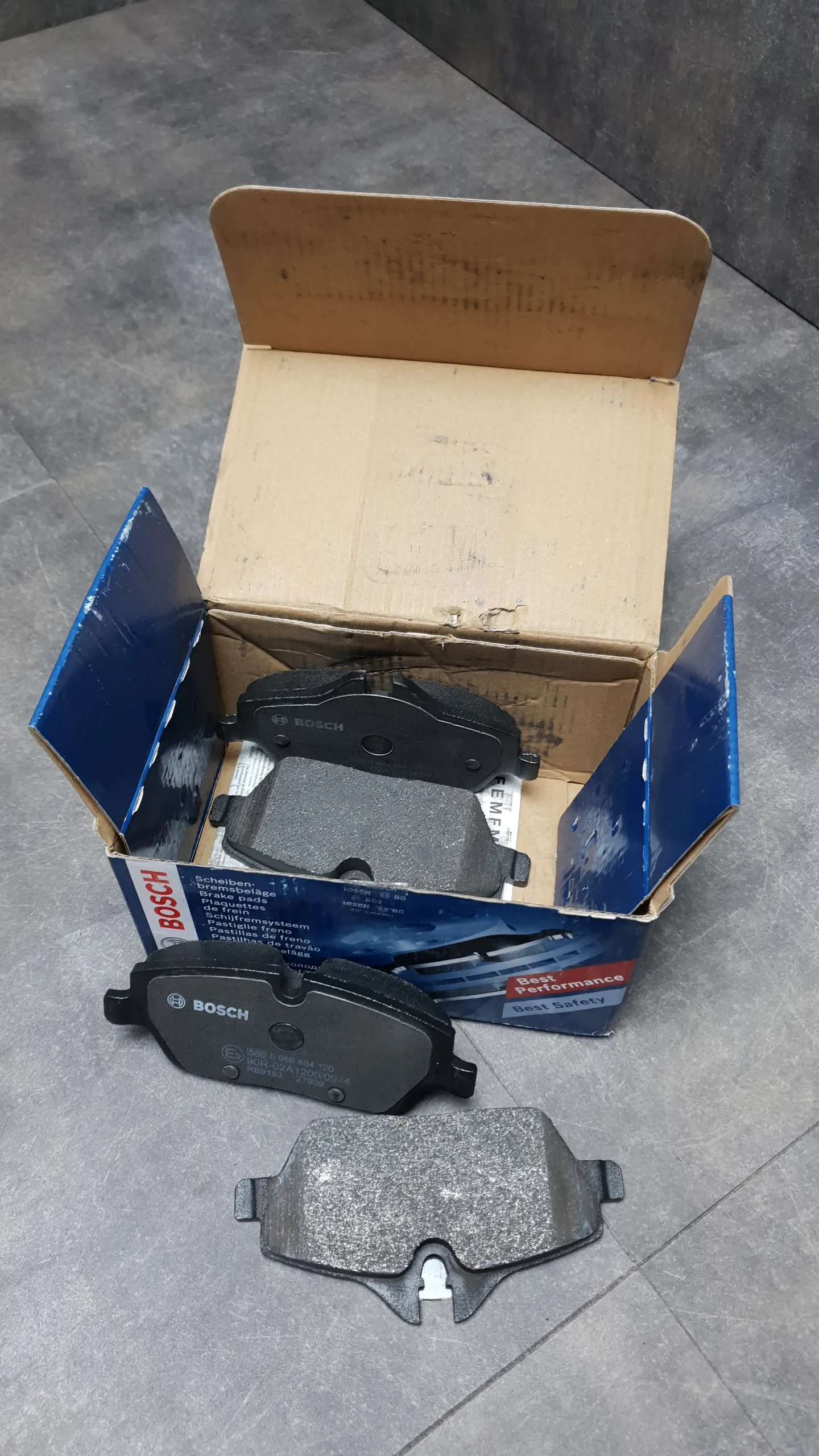 Колодки тормозные пер  1' E81-E88 (1.6 - 2.0)