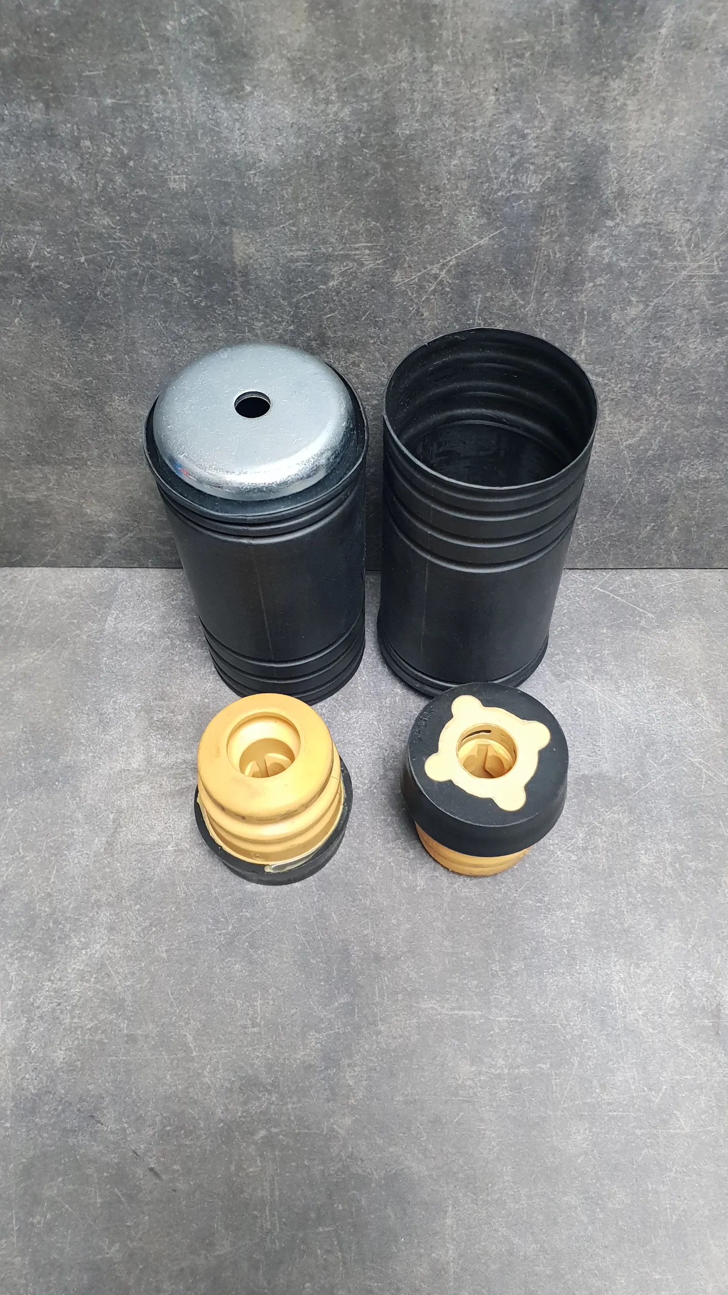 Комплект переднего амортизатора (пыльник+отбойник) E70,E71 [S2VAA]