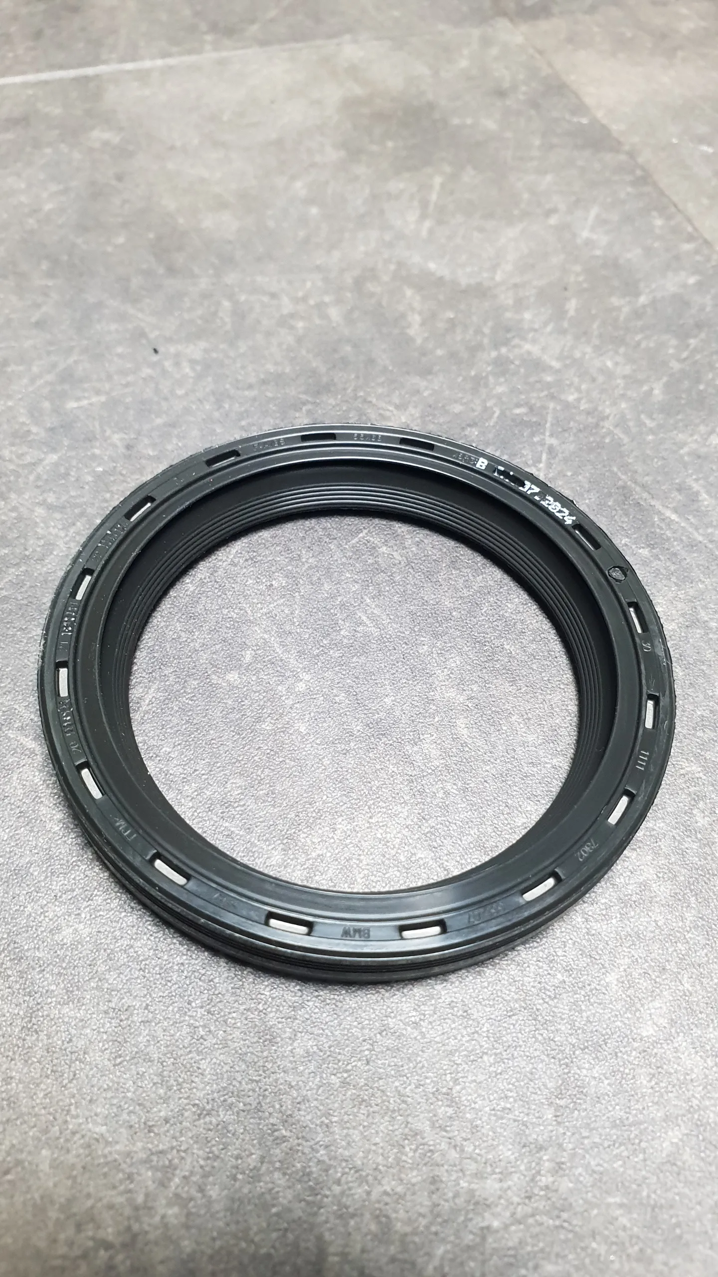 Сальник коленвала передний (лобовой) N47,N57 (55x68x8)