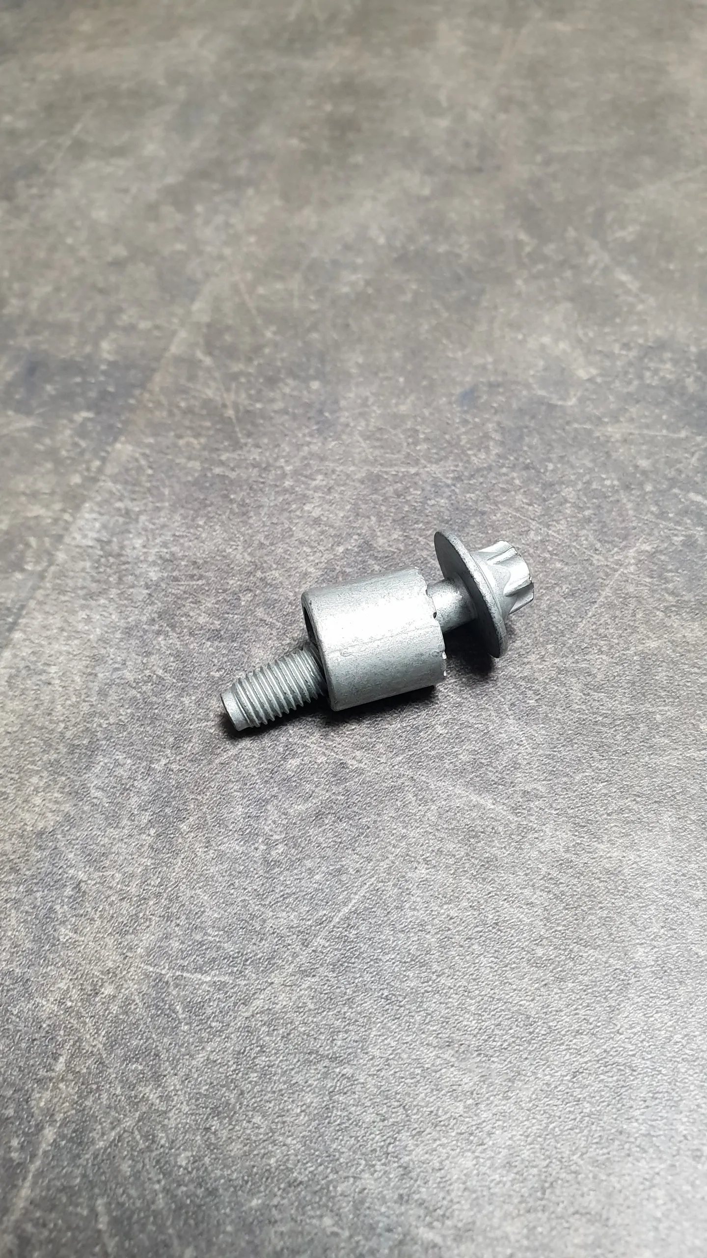 Болт клапанной крышки N52N, N51 (M7X33.5) (18-29)