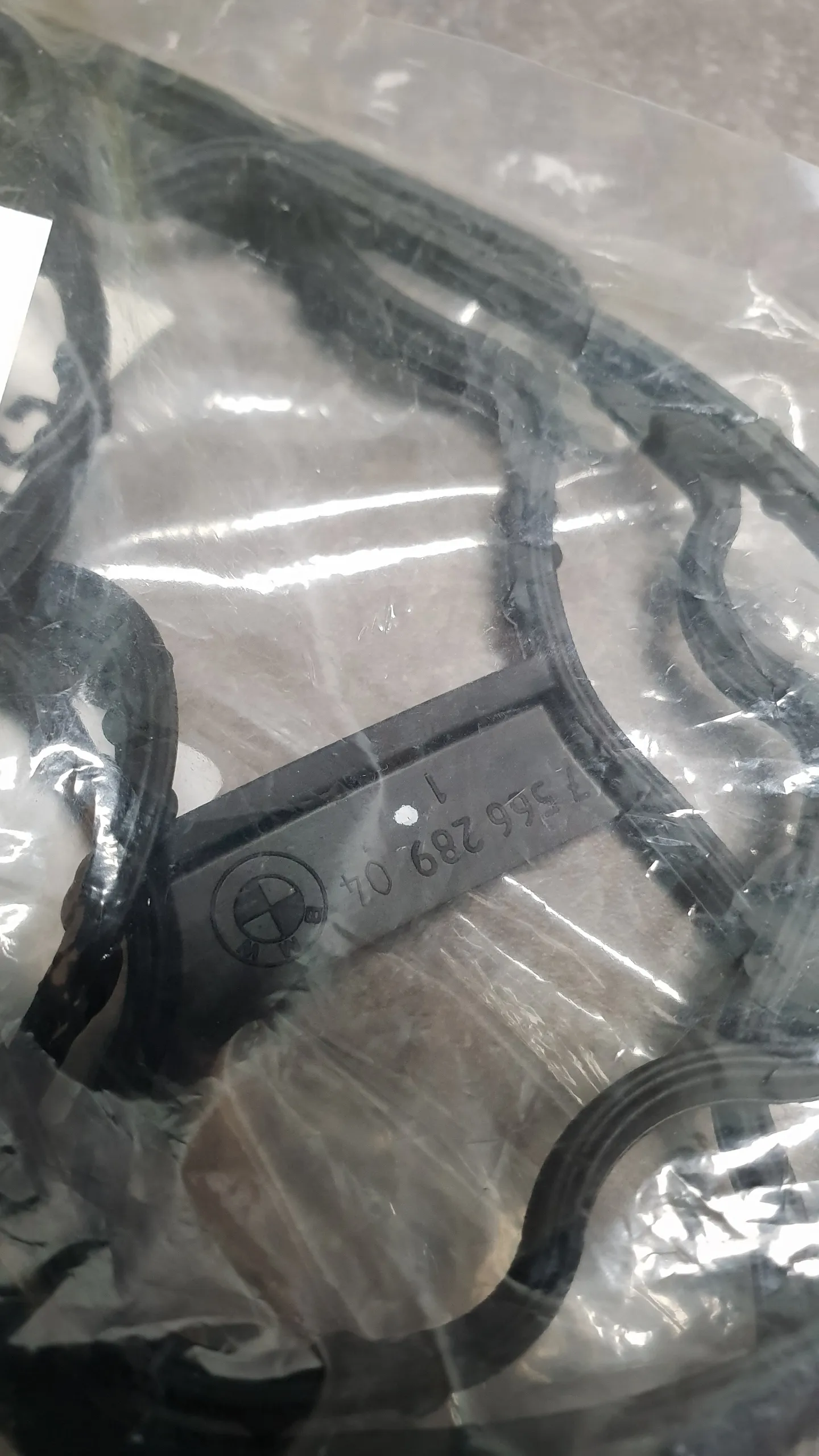 Прокладка клапанной крышки N63 (5-8 цилиндр) [E70,E71,F01,F10]