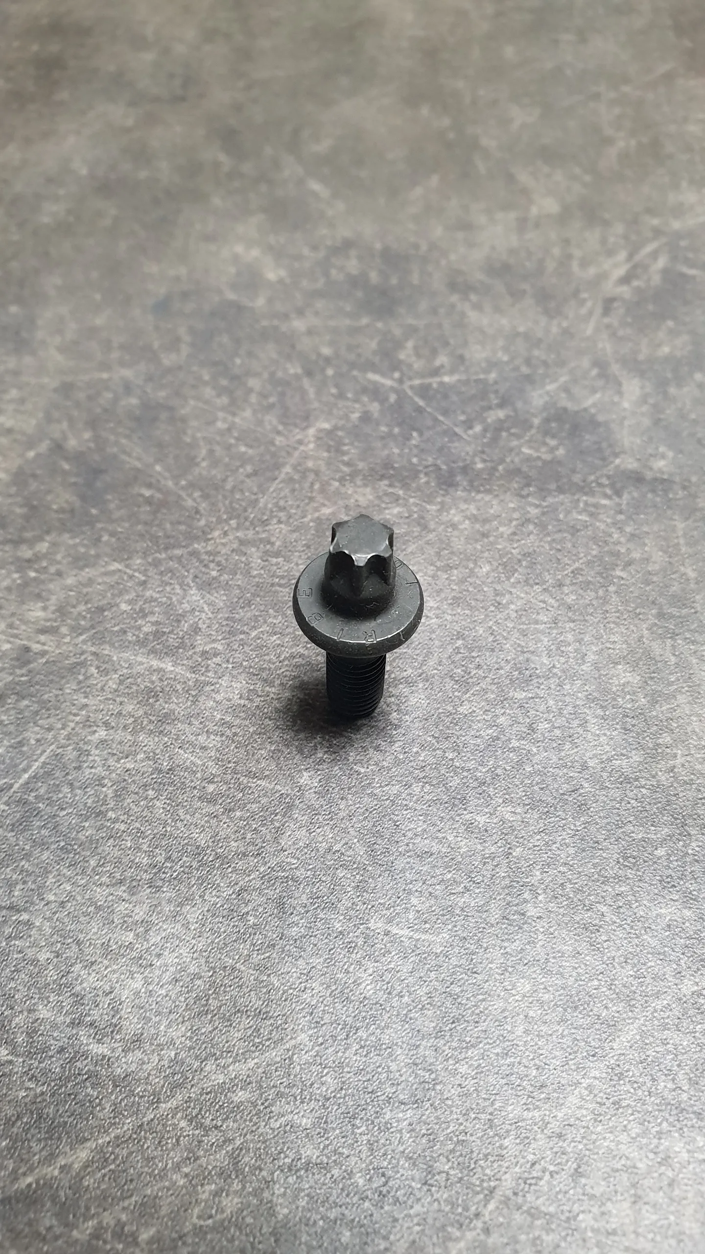 Болт звезд распредвала M52TU, M54 (18-27)