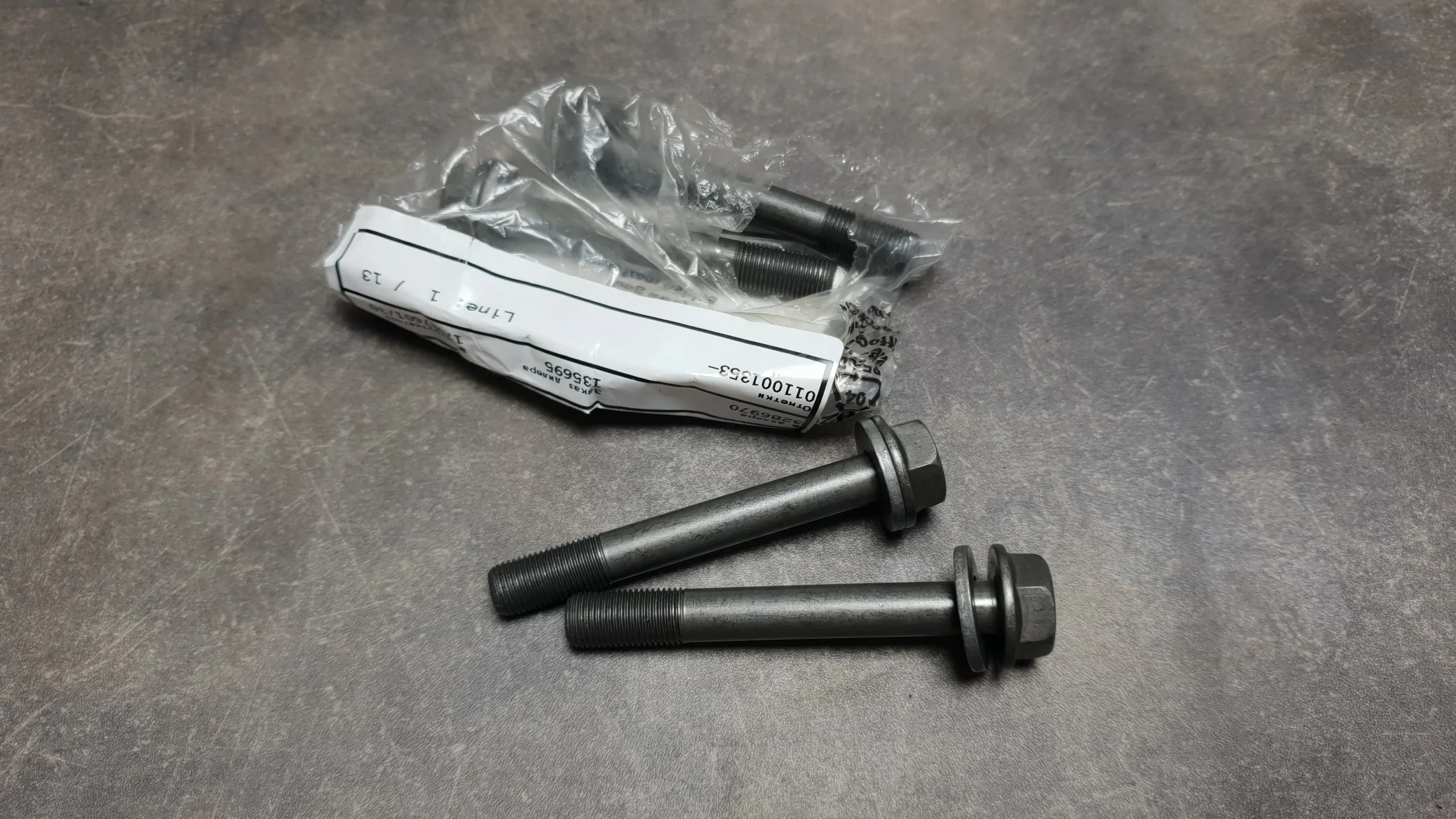 Болт шестерни распредвала N62 [M10X1X75] E60,E65,E53,E70 (19-4СВ3-41)