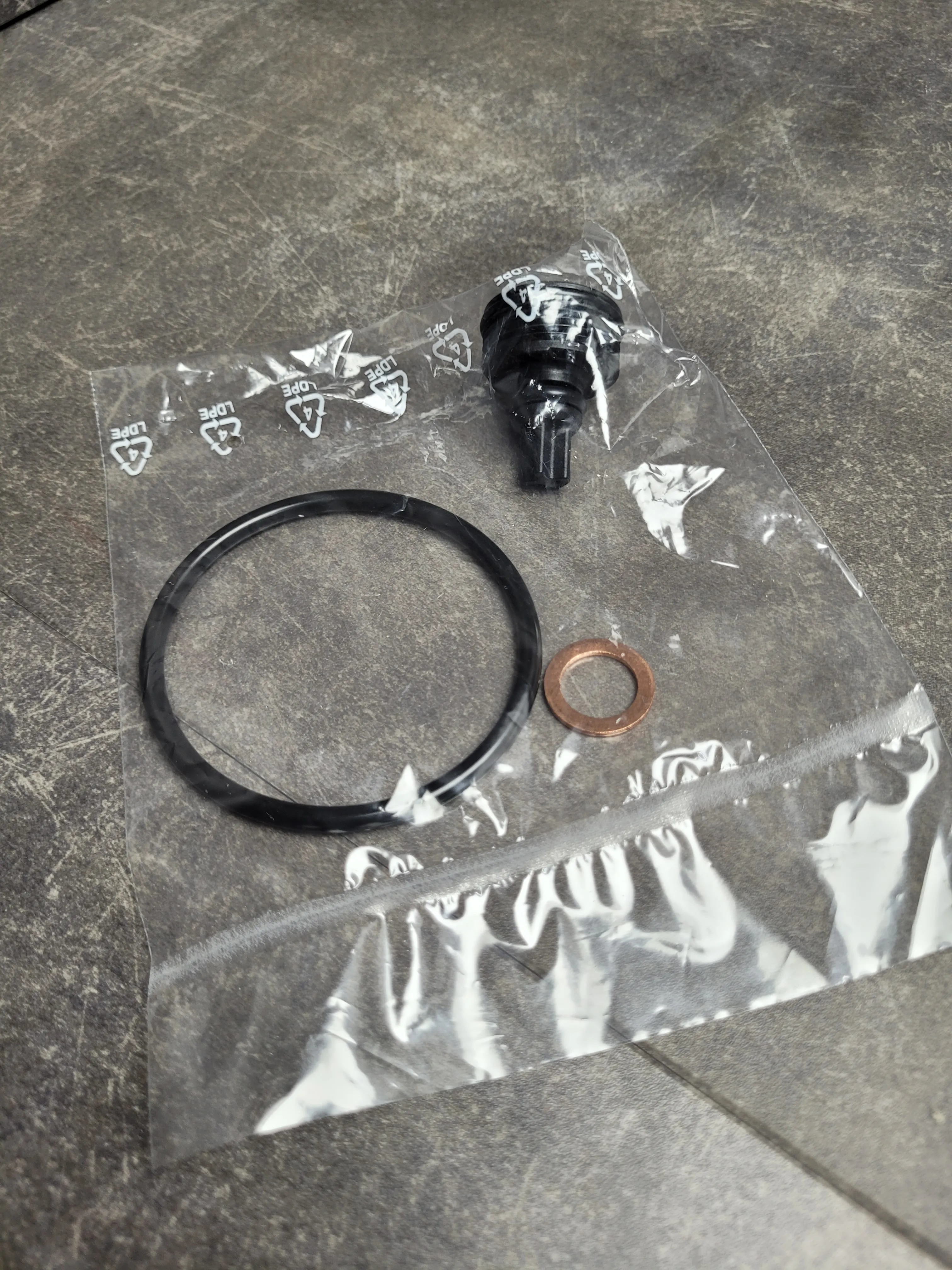 Фильтр масляный B37B,B38B,B38C,B46D,B47B,B47D,B48C,B48D,B48E (F40,F52,F44-46,F48-49,F39)