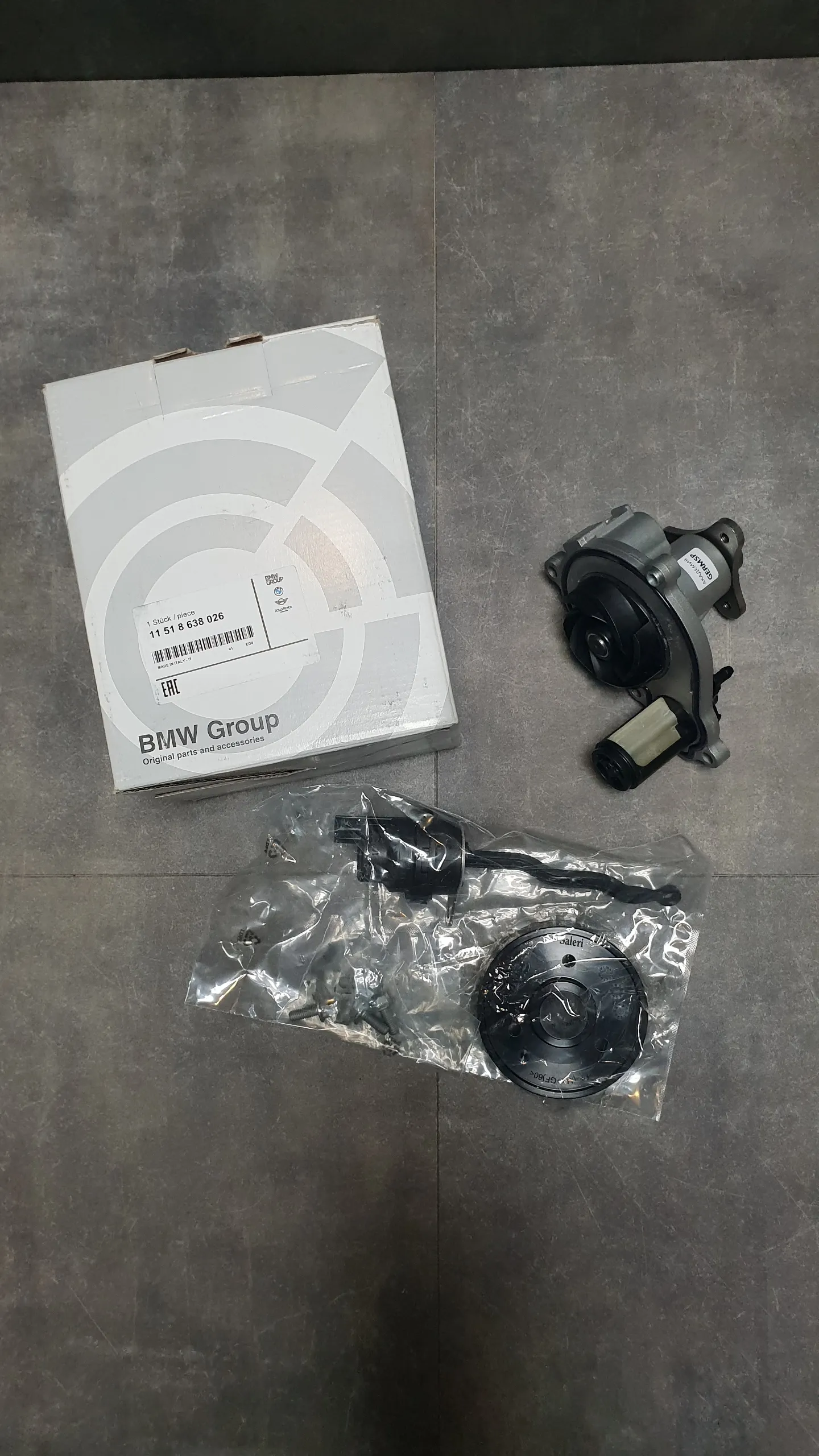 Помпа водяная B48 (см.VIN)