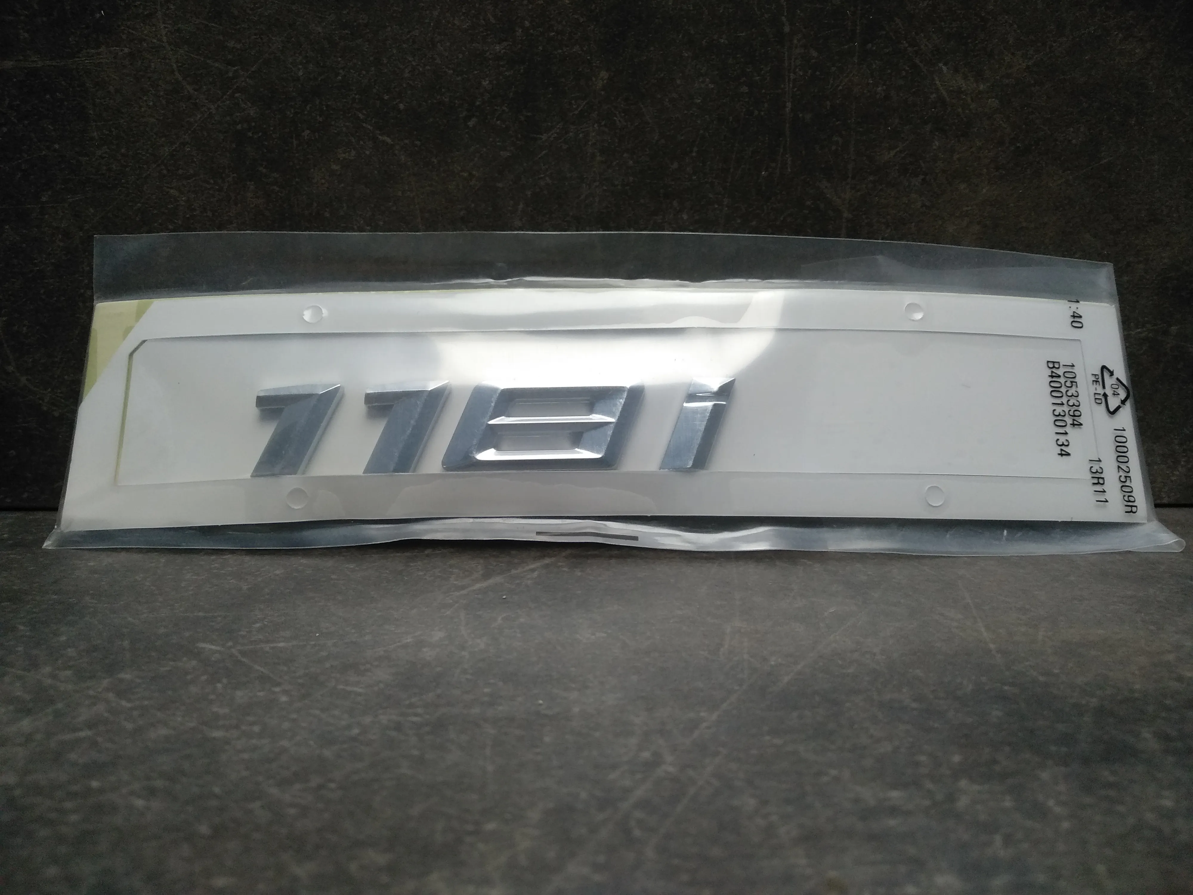 Наклейка "118i"