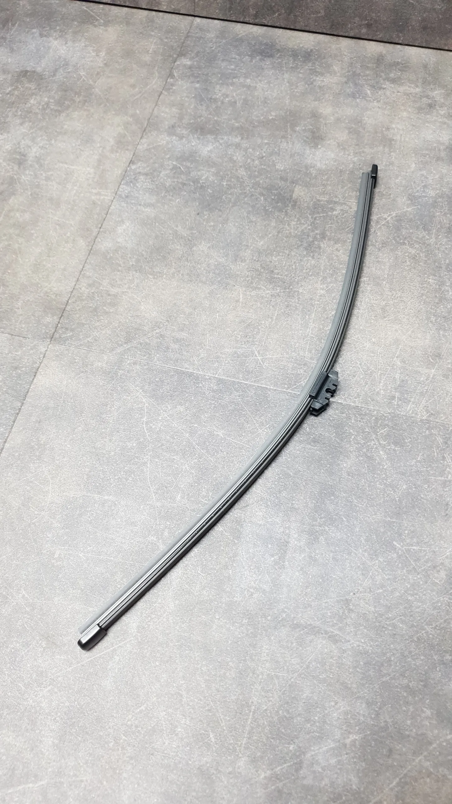 Щетка стеклоочистителя задней двери G07