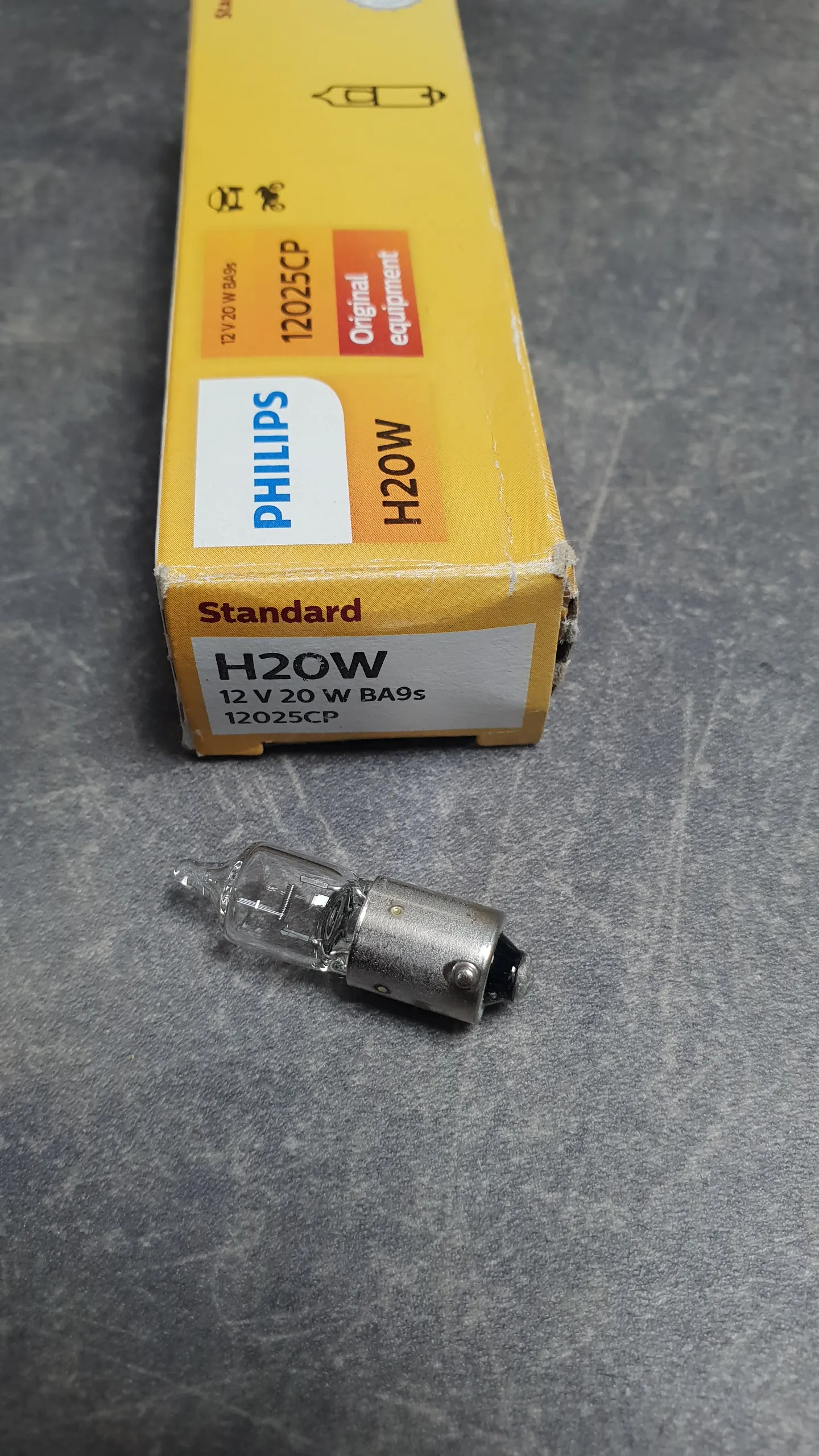Лампа H20W (12V,20W,патрон BA9s) [лампа в маркер]