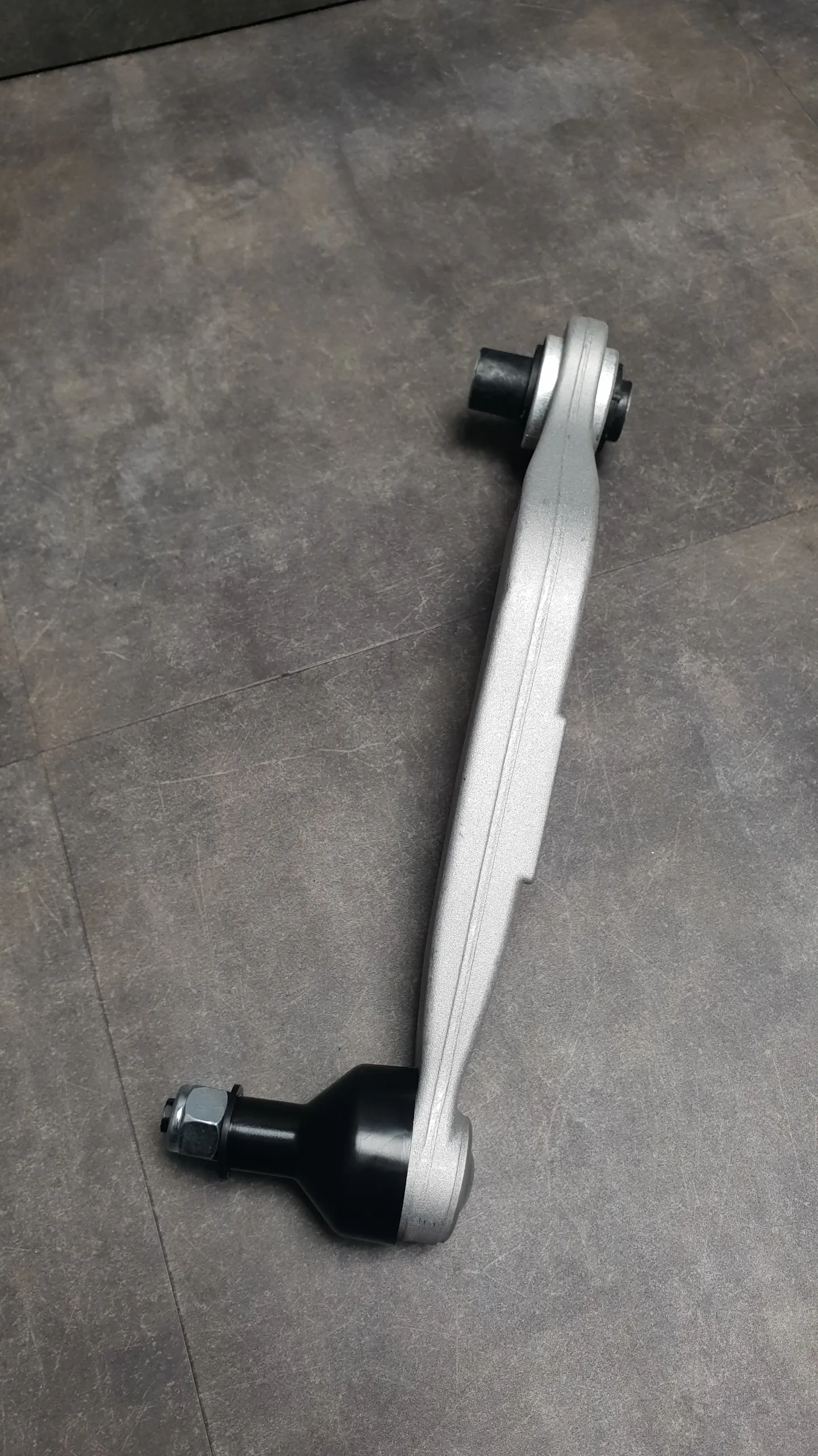 Рычаг задний поперечный e39 (кривой) R