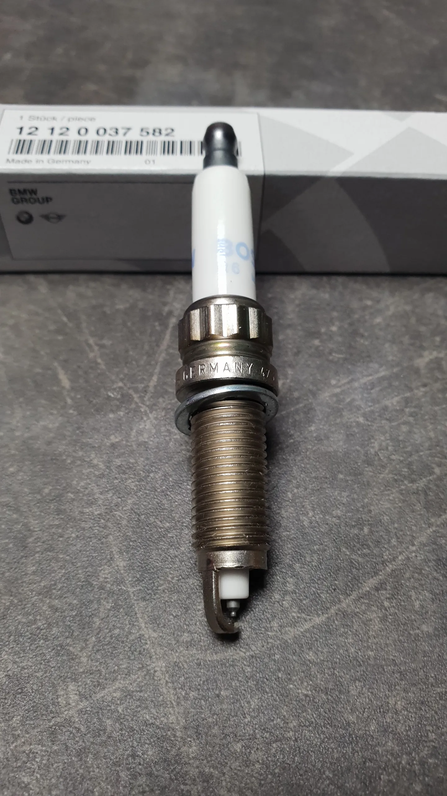 Свеча зажигания N55 [BOSCH ZR5TPP332S; 1-контактная]