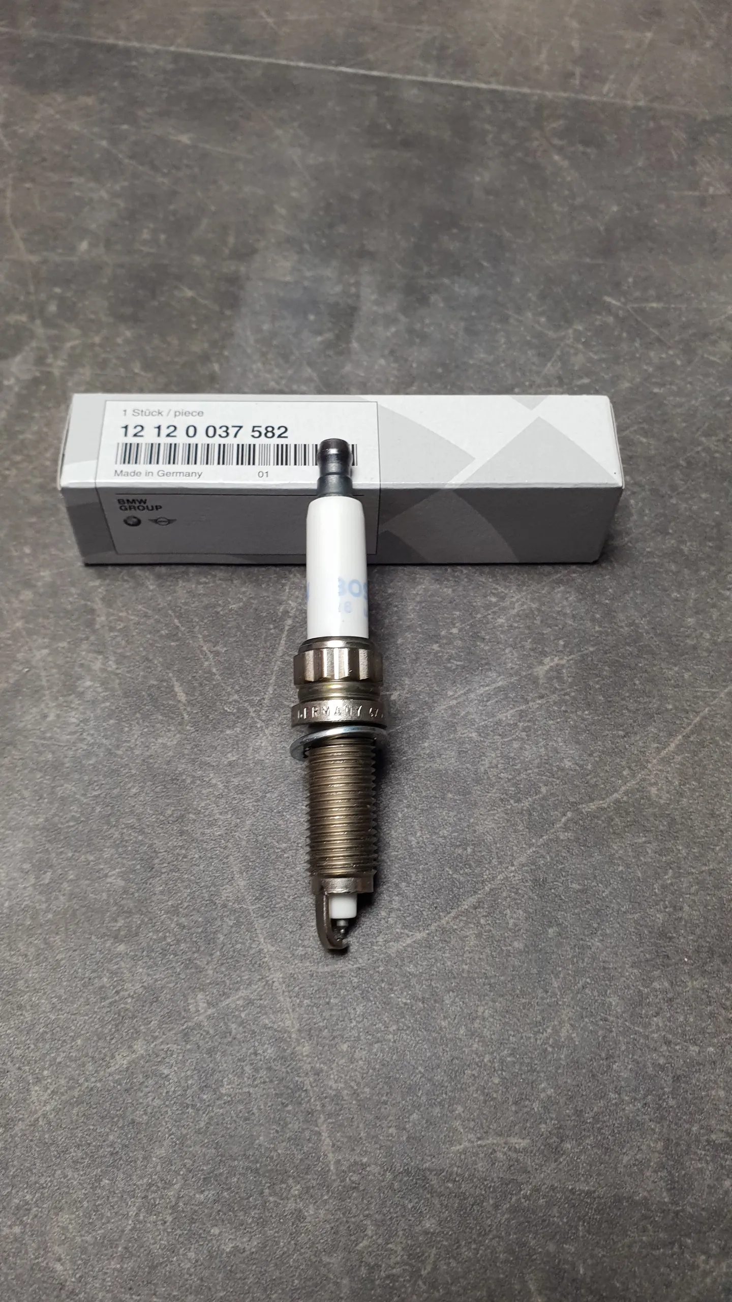 Свеча зажигания N55 [BOSCH ZR5TPP332S; 1-контактная]