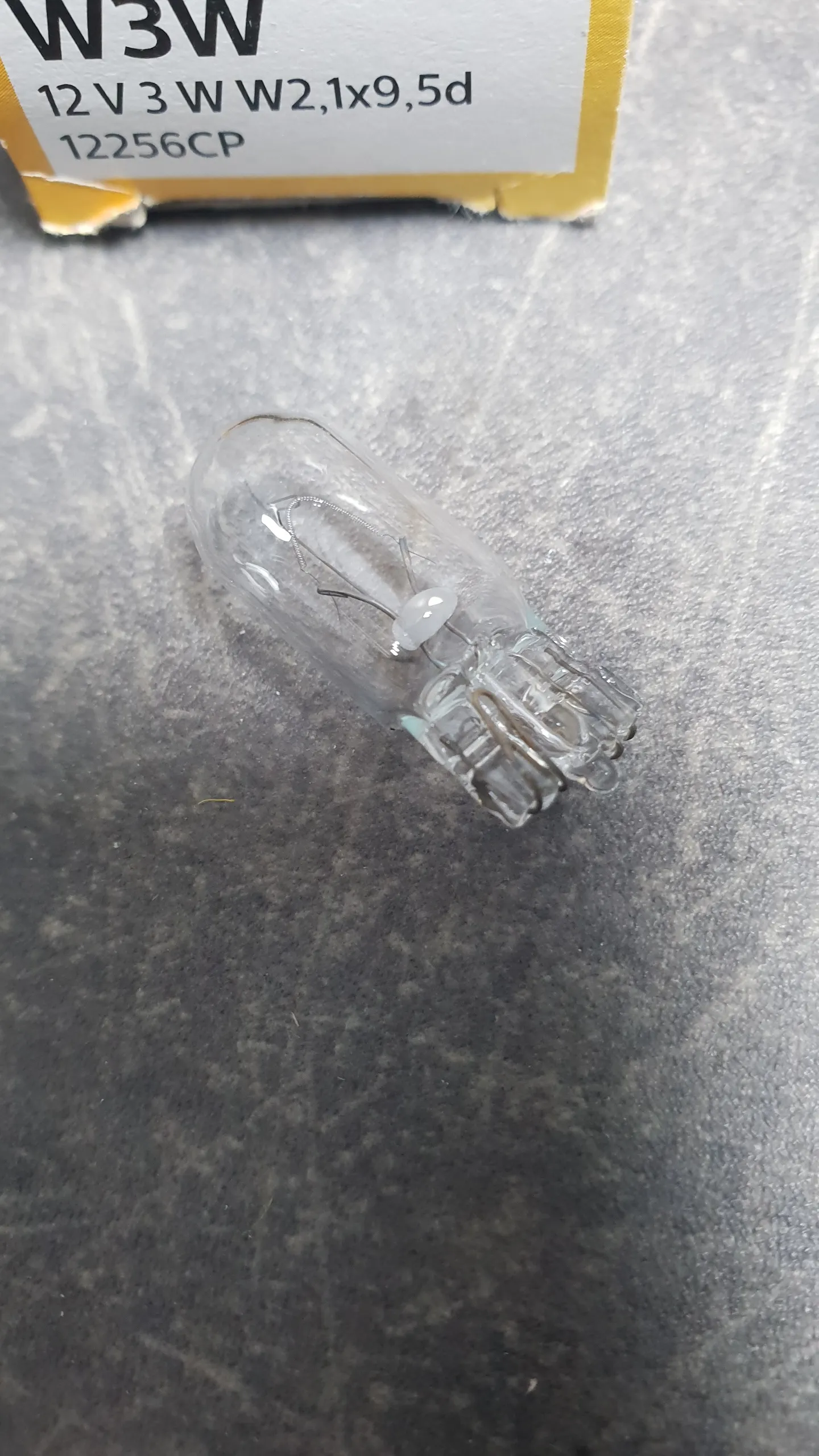 Лампа W3W (12V,3W,патрон W2,1x9.5d)