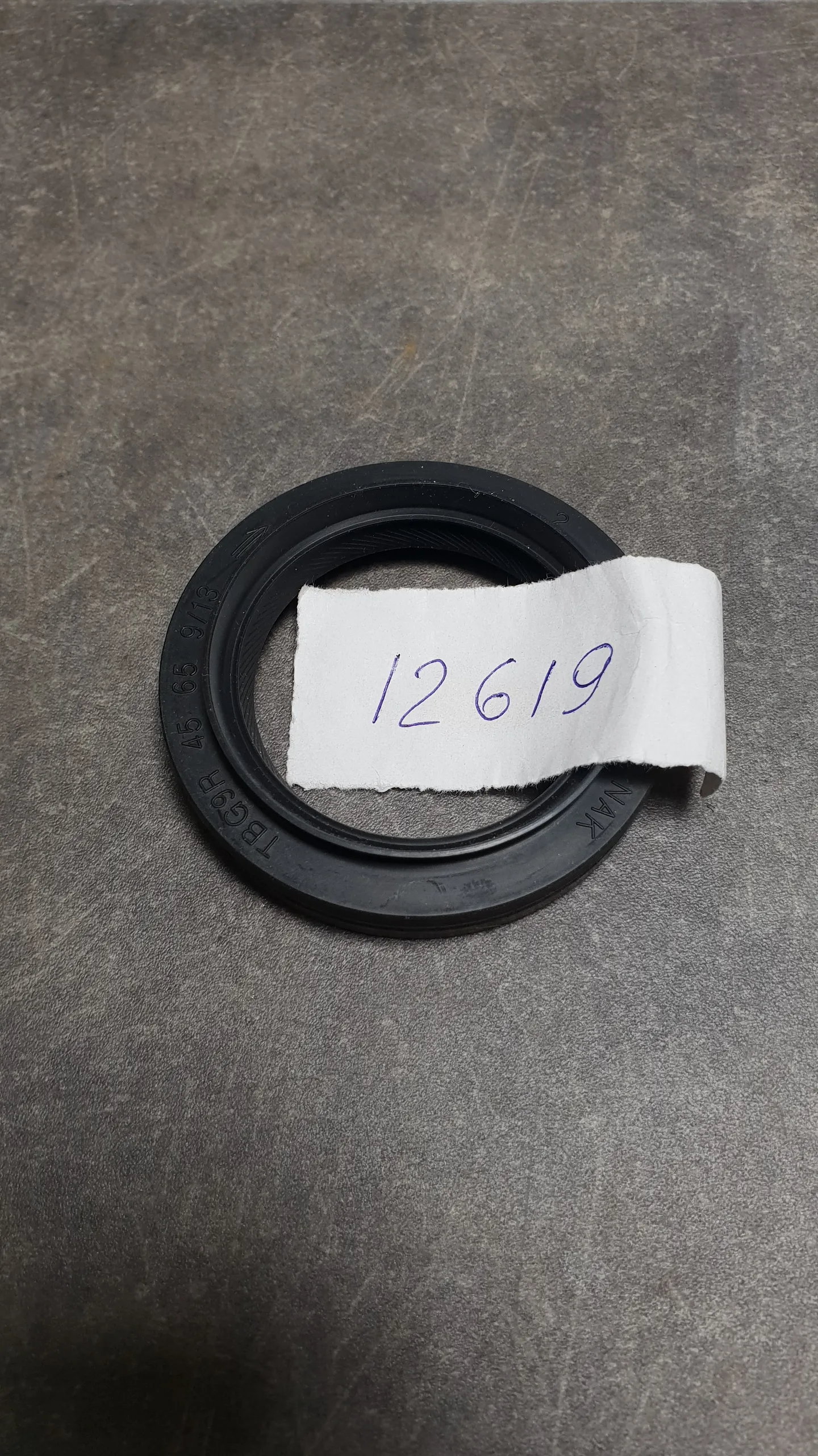 Сальник хвостовика заднего редуктора (65*46*13)