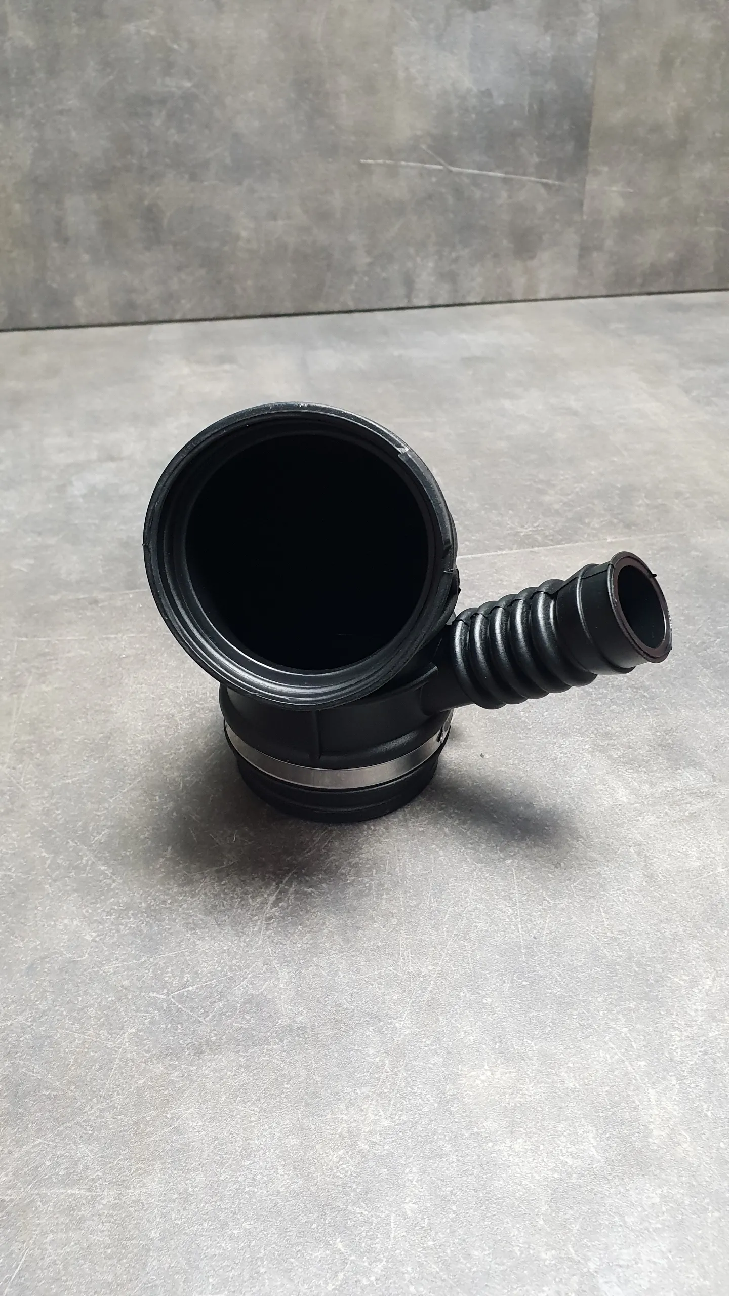 Гофра расходомера ДМРВ M54B30 E39 (нижняя)