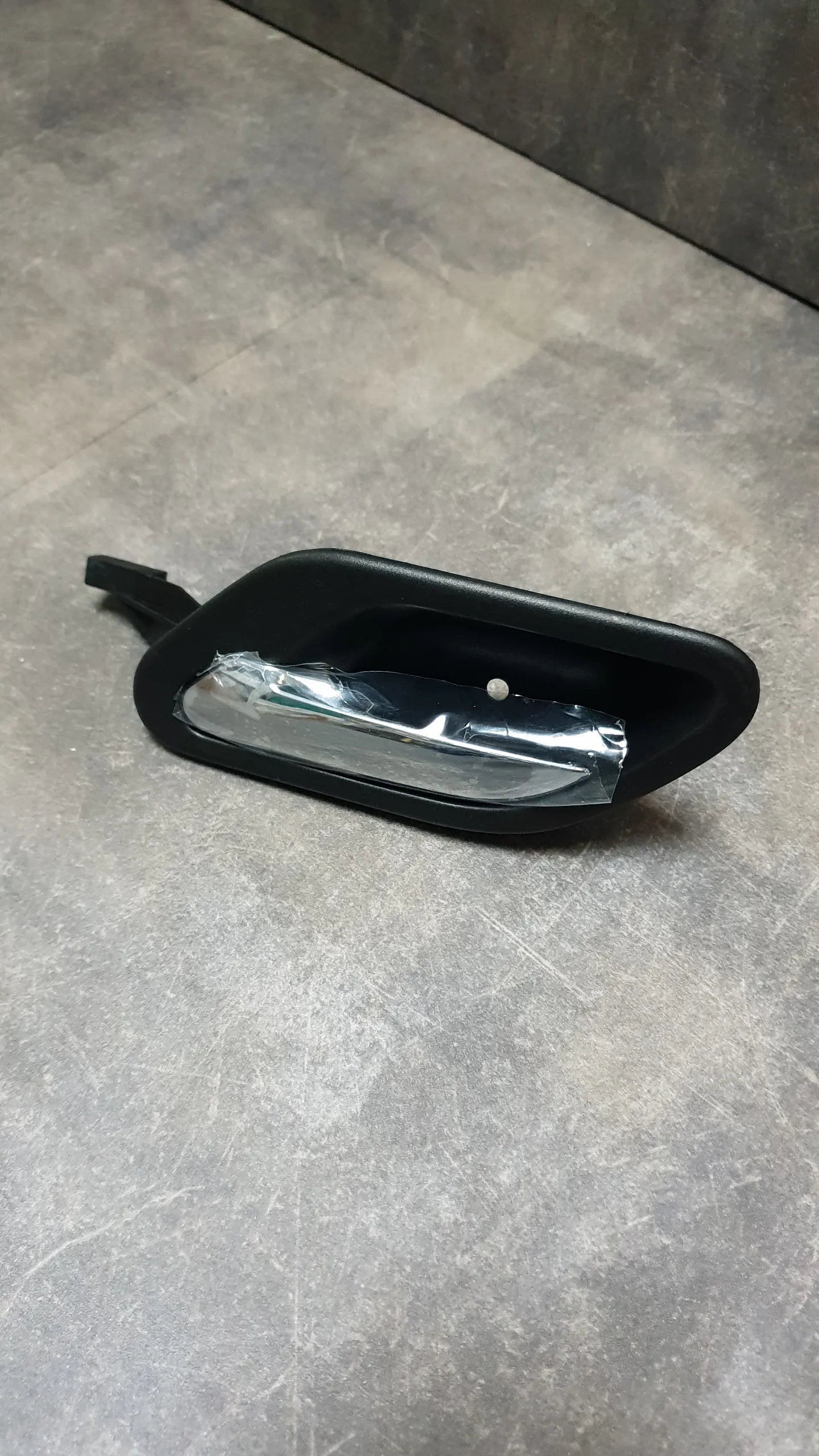 Ручка ВНУТРЕННЯЯ двери E39 [L] (Под крючок, дорест.)