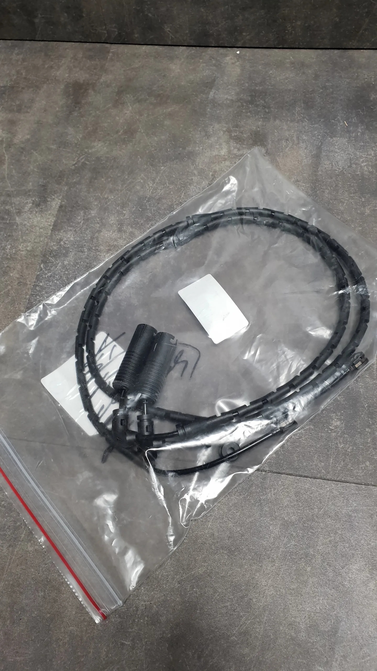 Датчик износа торм. колодок передн. E83