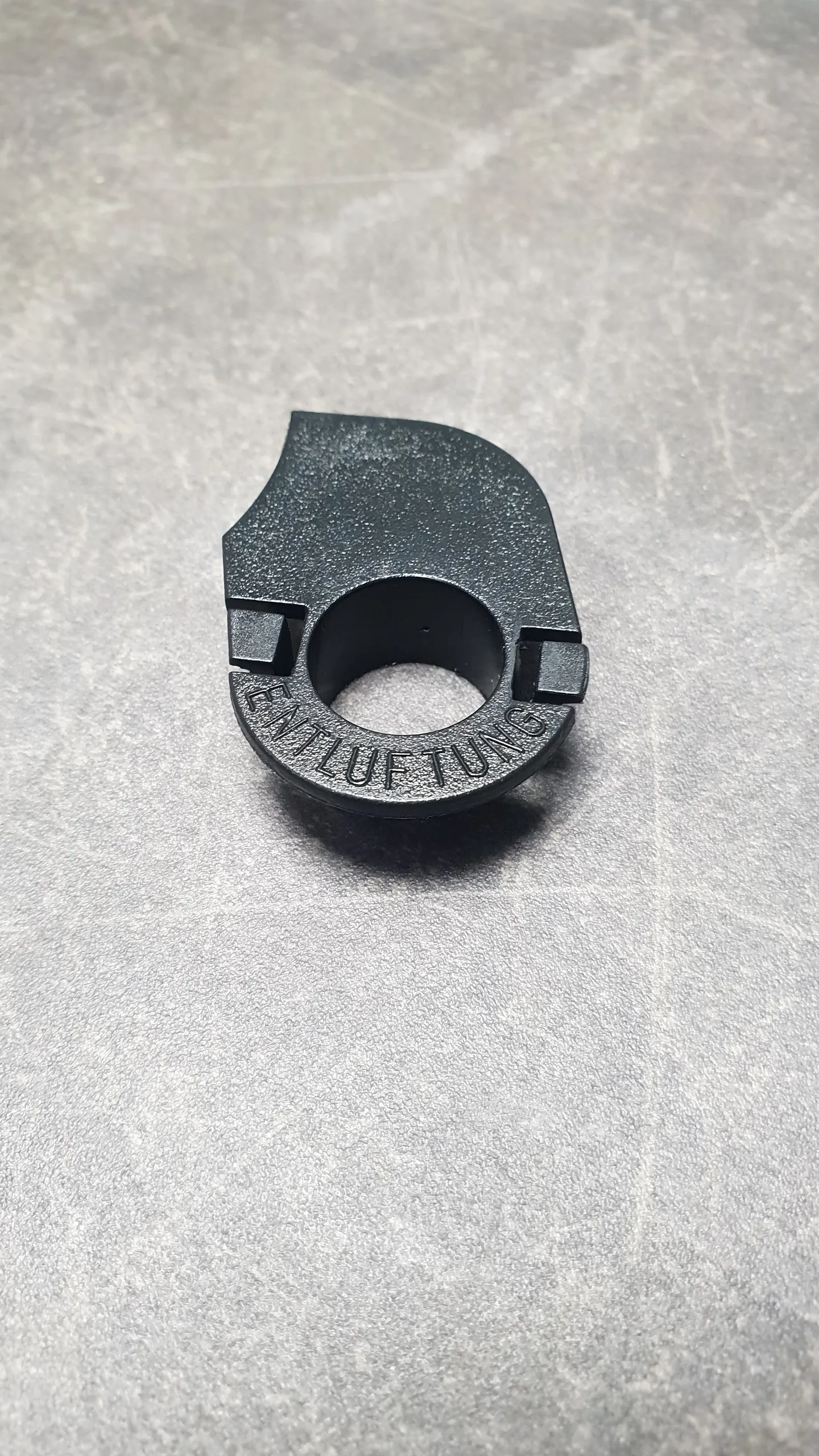 Колпачок крепления расширительного бачка к диффузору E38,E39 [M52TU,M54]