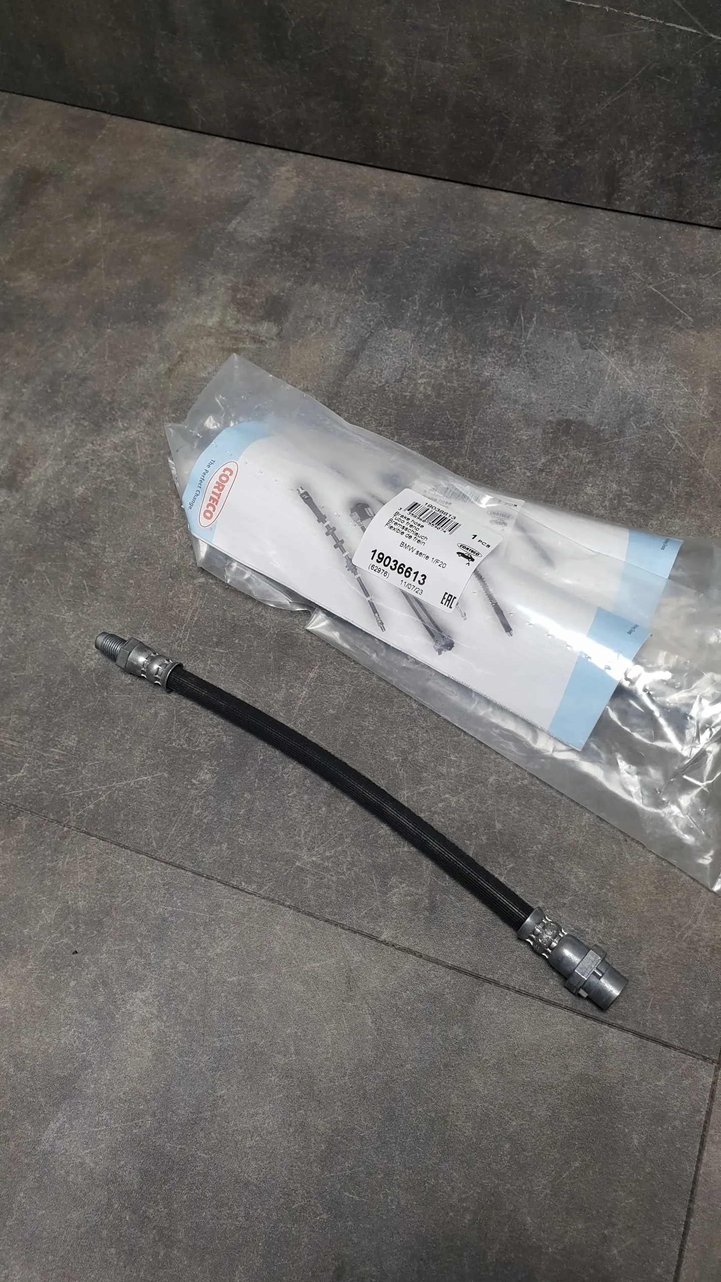 Тормозной шланг задний E81,E87,F20,F21,E90,E91,F30,F31,X1 E84 [на суппорт]