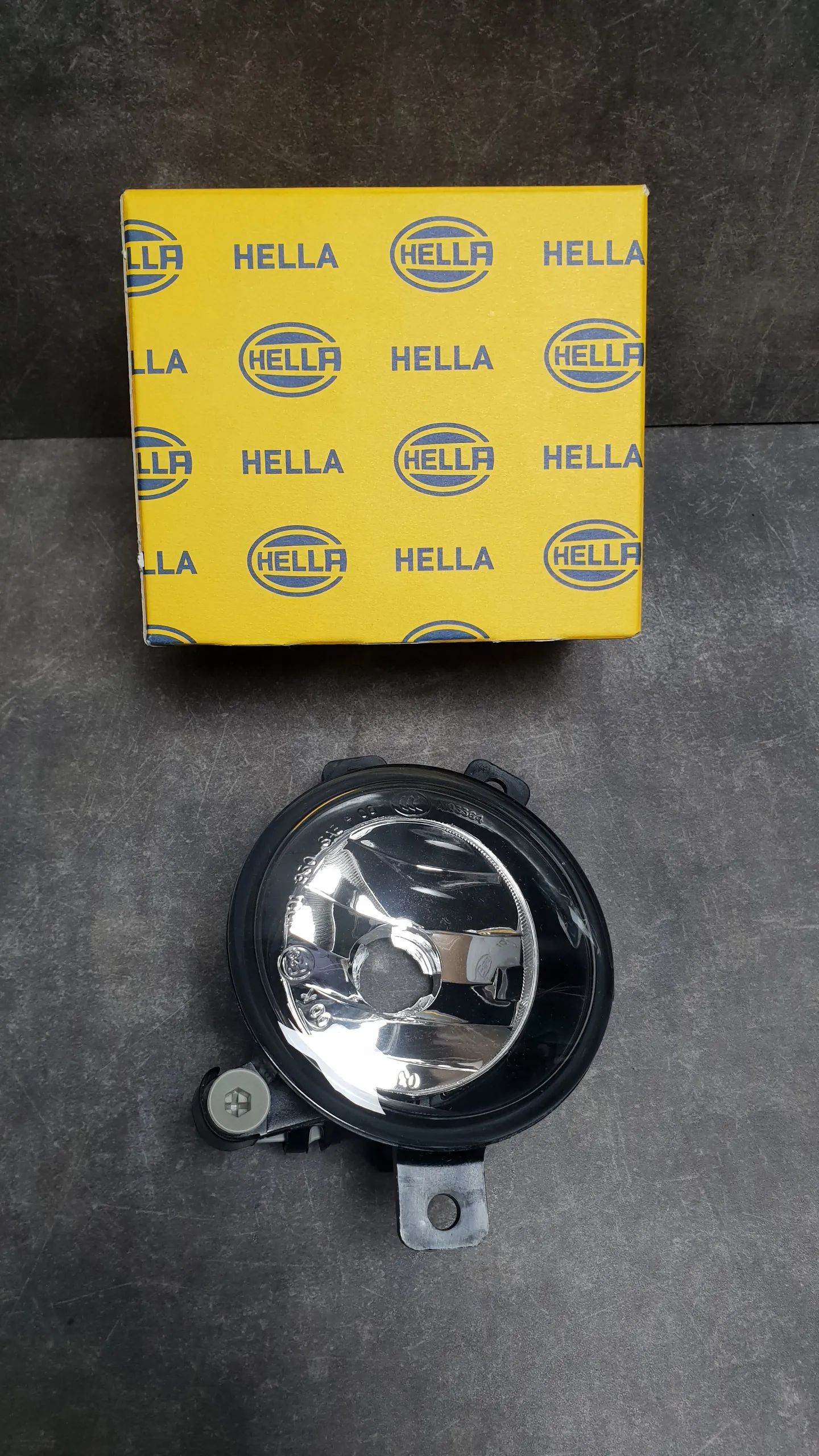 Фара противотуманная E84 [L]