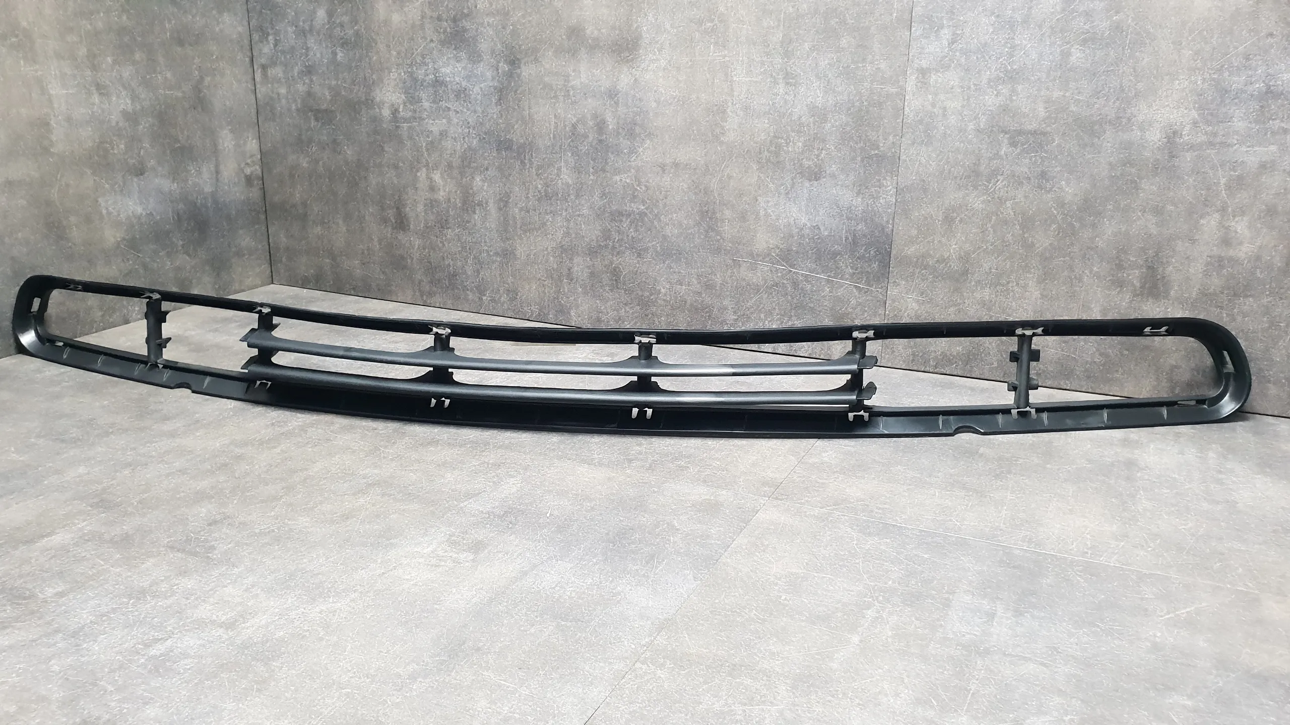 Решетка бампера переднего Е46 [до рестайл] центральная