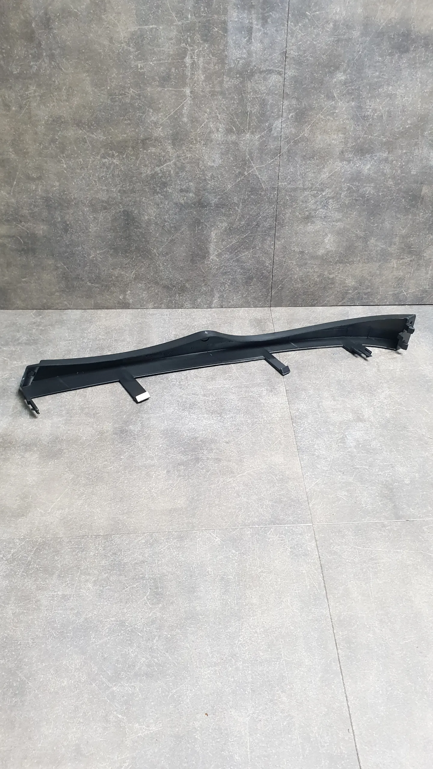 Планка под фару E46 (01-04) седан правая