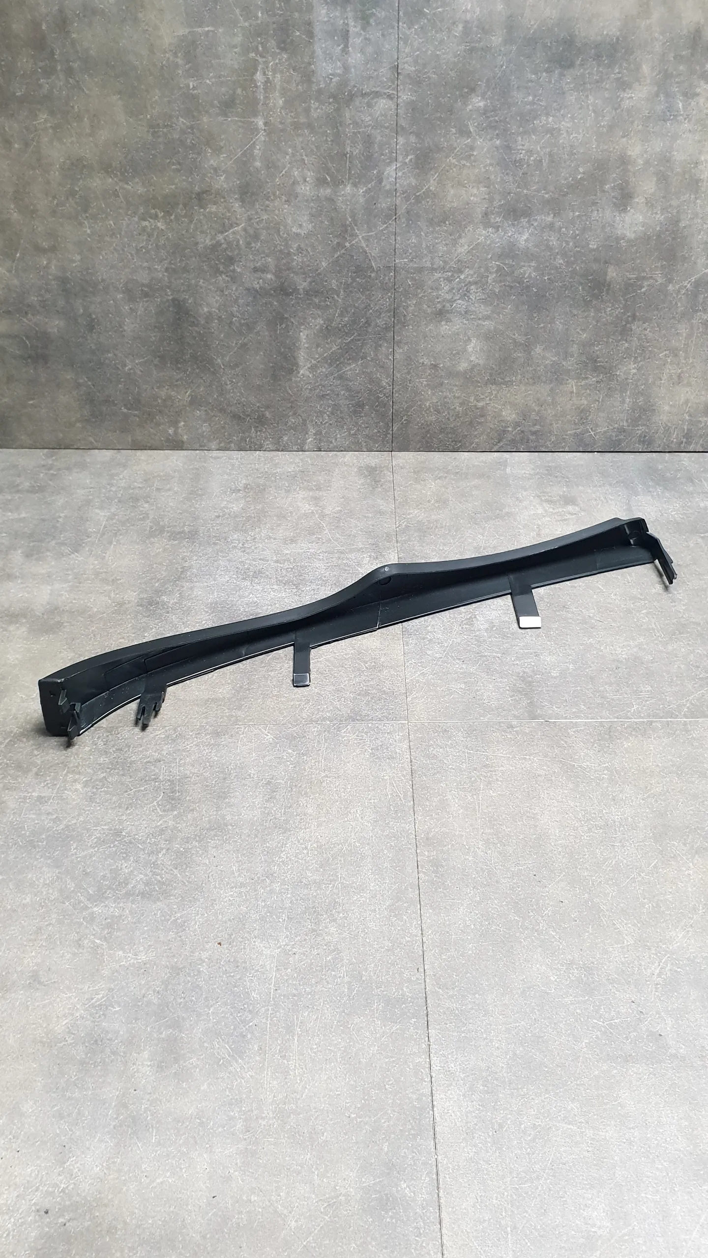 Планка под фару E46 (01-04) седан левая