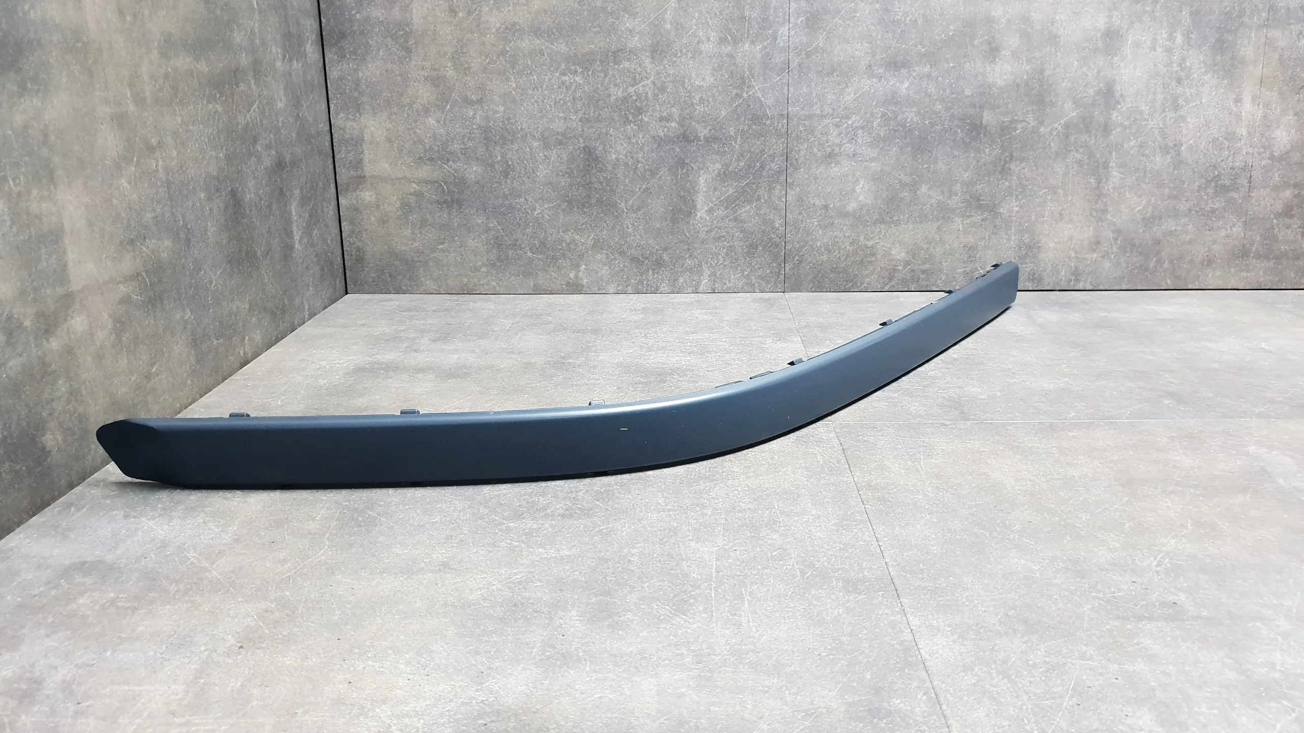 Молдинг бампера переднего E39 [рест, для SHADOW LINE] R