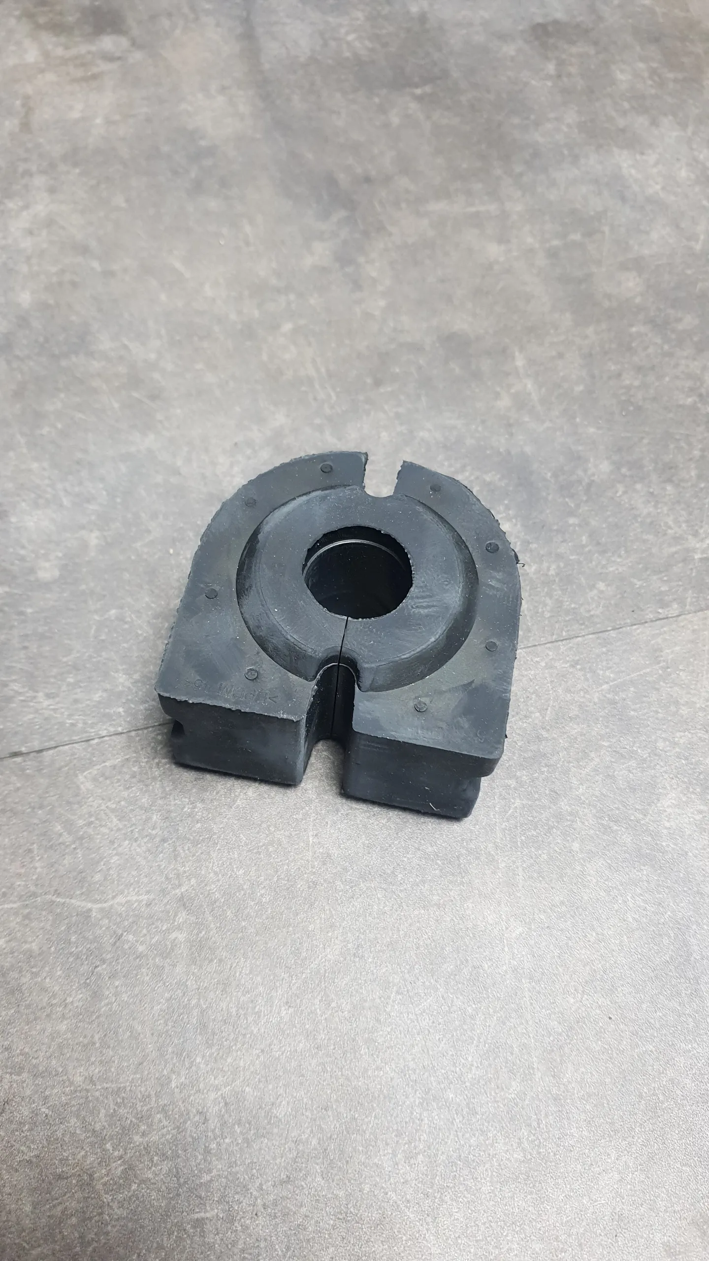 Втулка стабилизатора переднего E60,E61 D=24,6mm