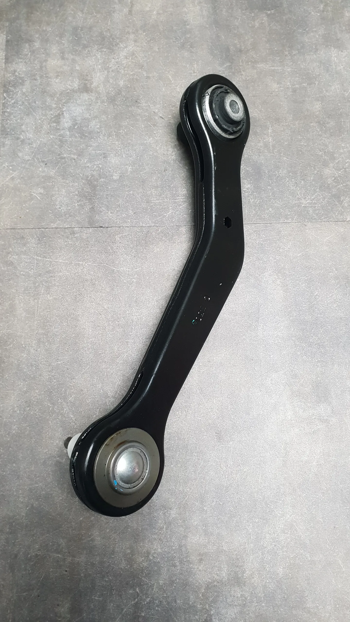 Рычаг задний поперечный L (бумеранг) X5 (E53)