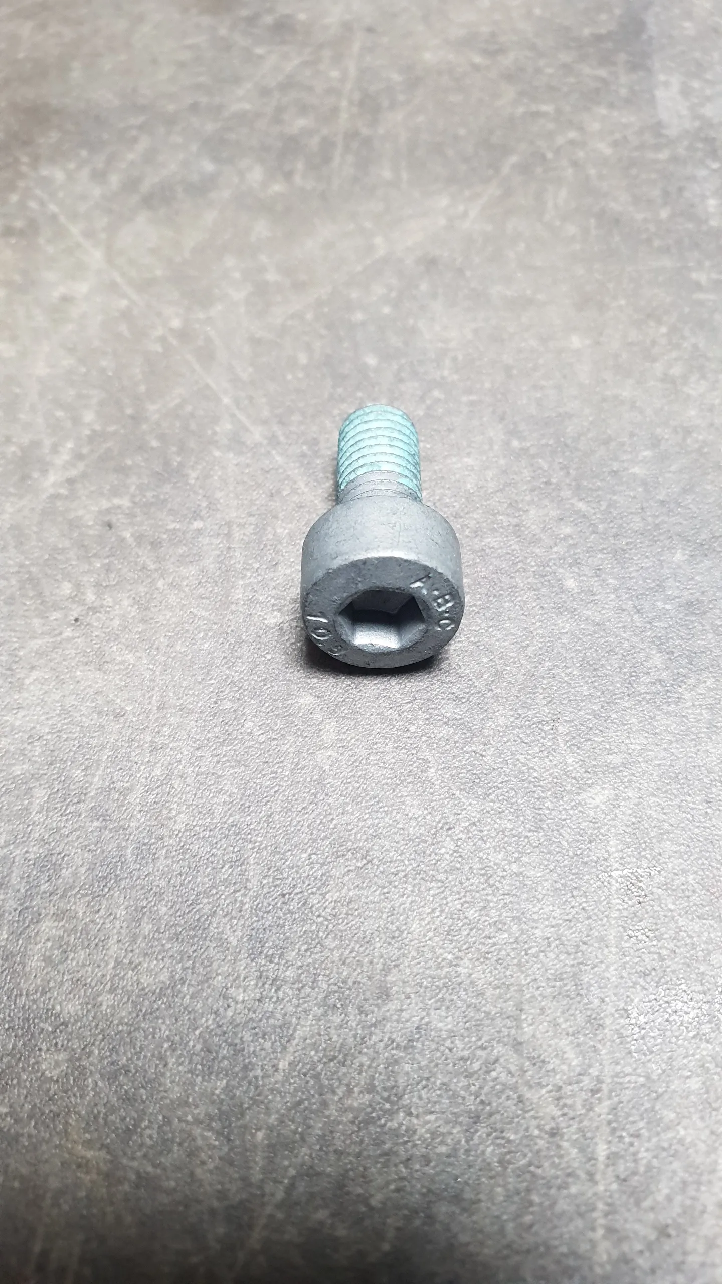 Болт крепления корзины сцепления M8X18-10.9-ZNS3 (14-22)