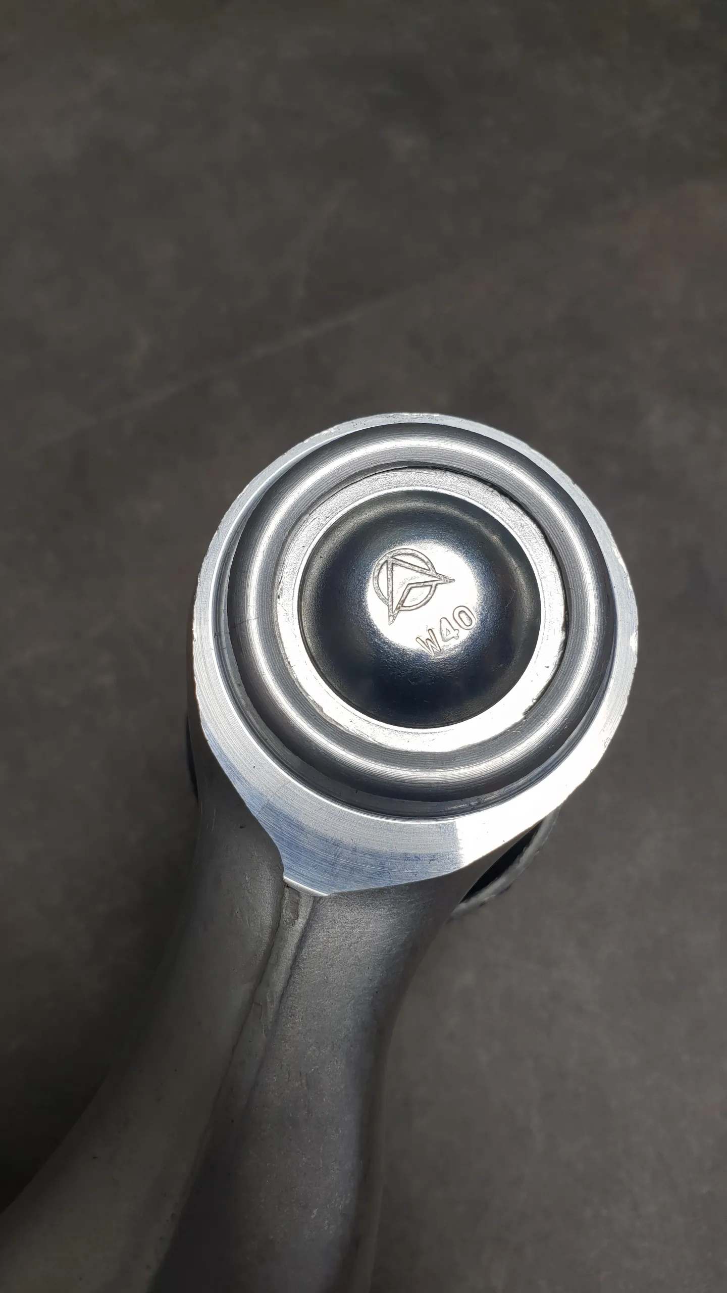 Рычаг подвески передней верхний E39 (кривой) R