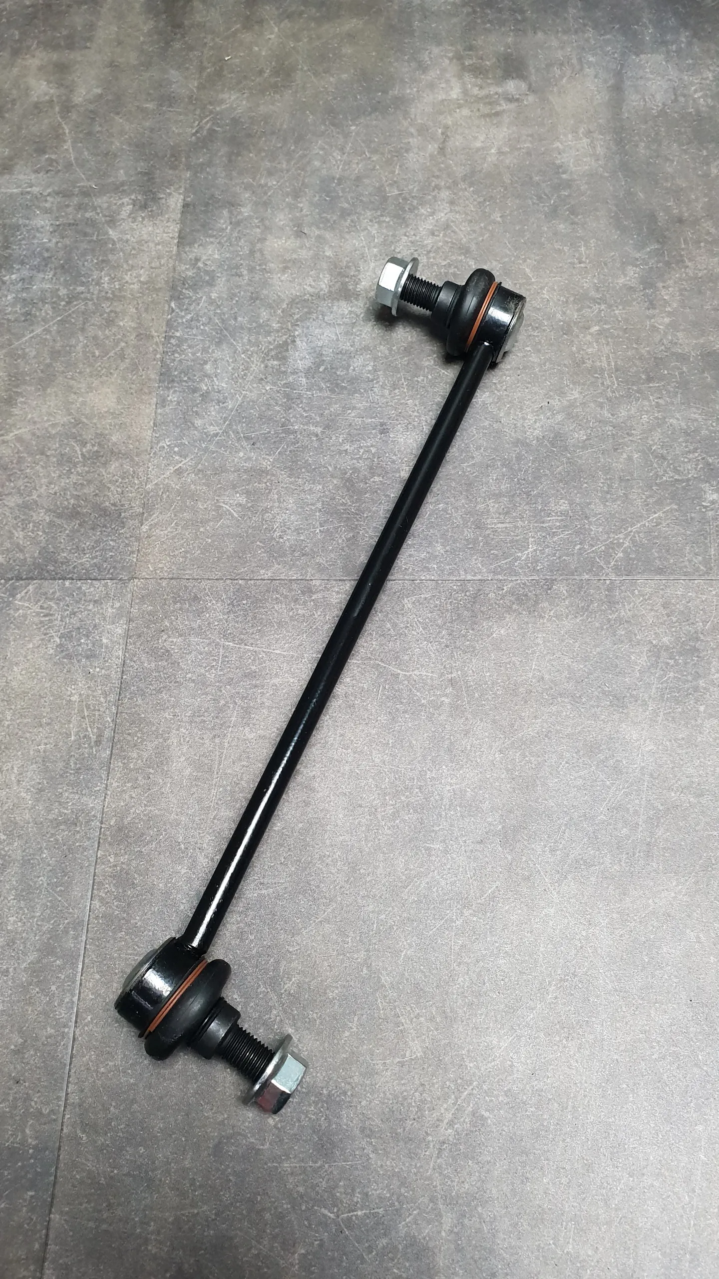 Стойка стабилизатора пер. F01,F10,F12 линк