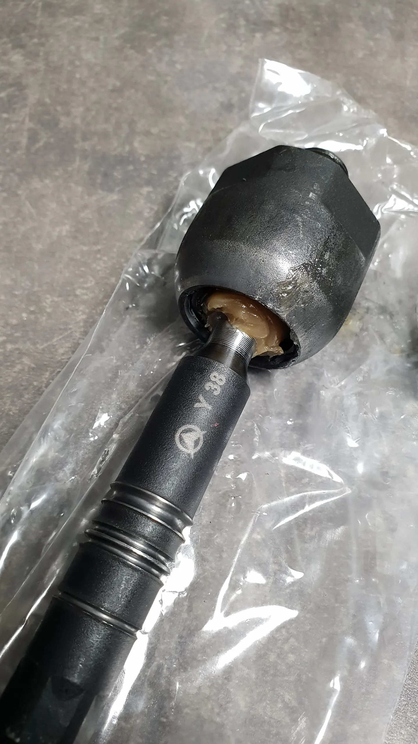 Рулевая тяга в сборе с наконечником F15,F16 [L]