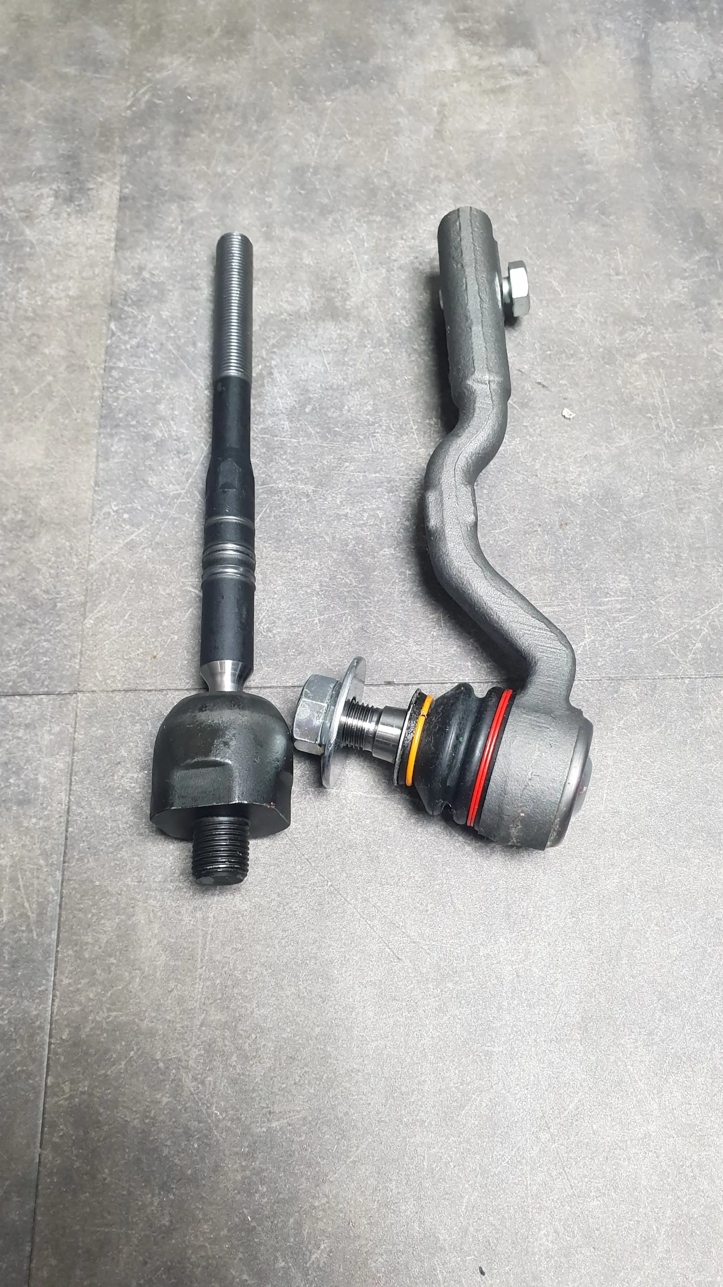 Рулевая тяга в сборе с наконечником F15,F16 [R]