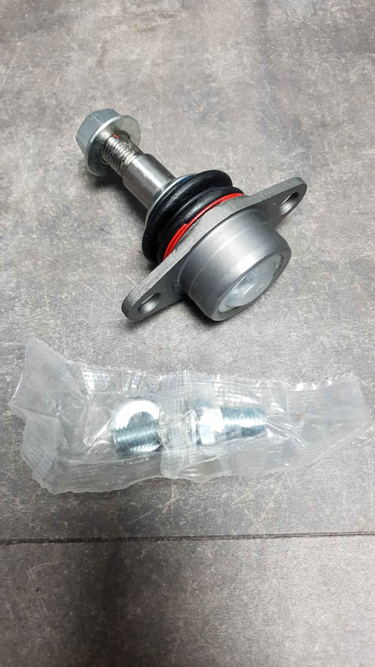 Опора шаровая переднего верхнего рычага 5' (E60) только Xi/Xd