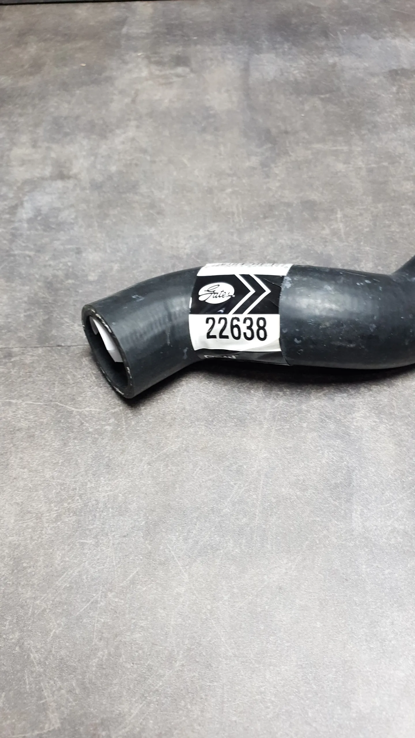 Патрубок системы охлаждения верхний E39,E38 (M52TU, M54) БЕЗ СОЕДИНИТЕЛЬНЫХ ДЕТАЛЕЙ