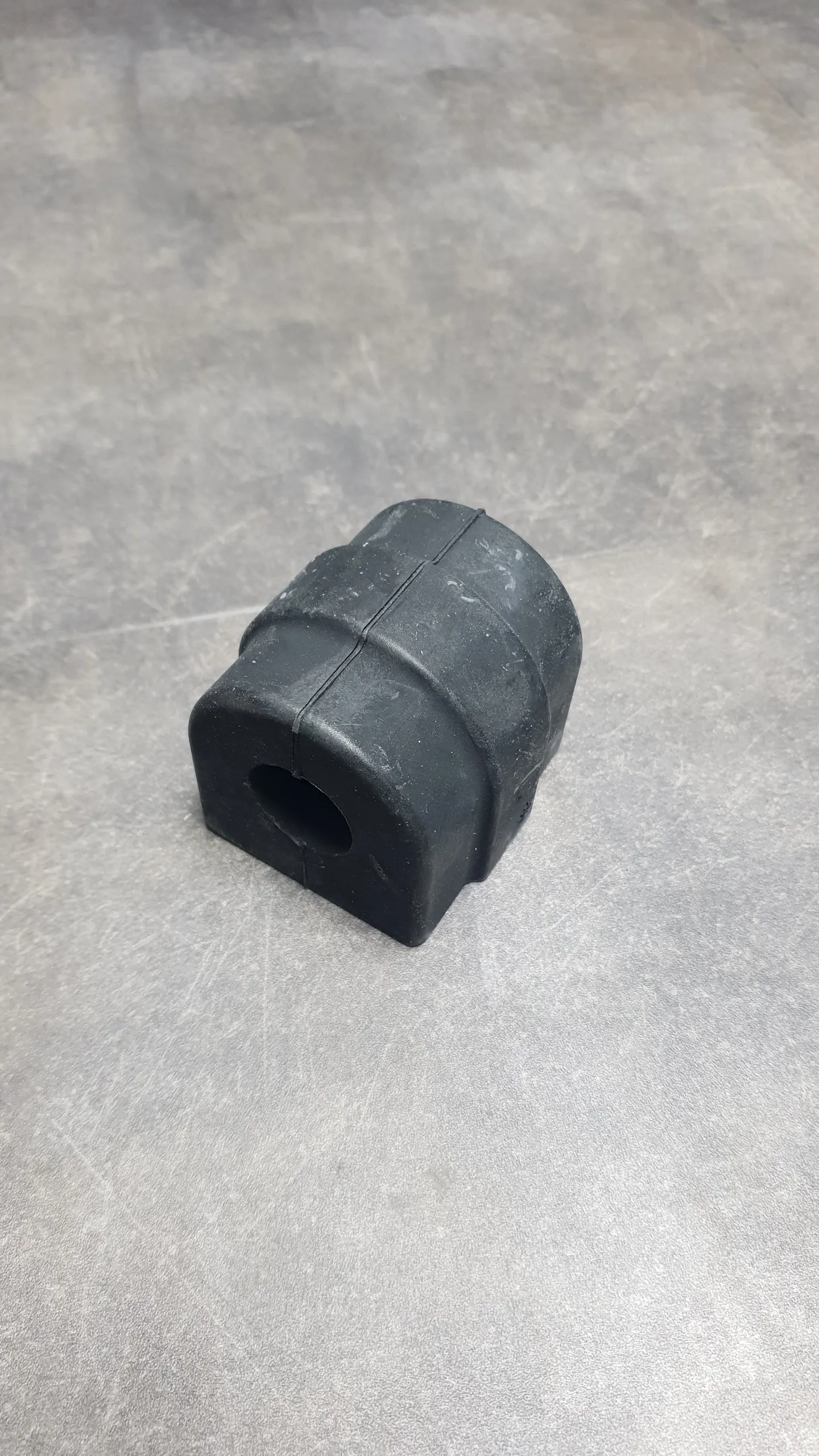 Втулка стабилизатора переднего E39 D=23mm