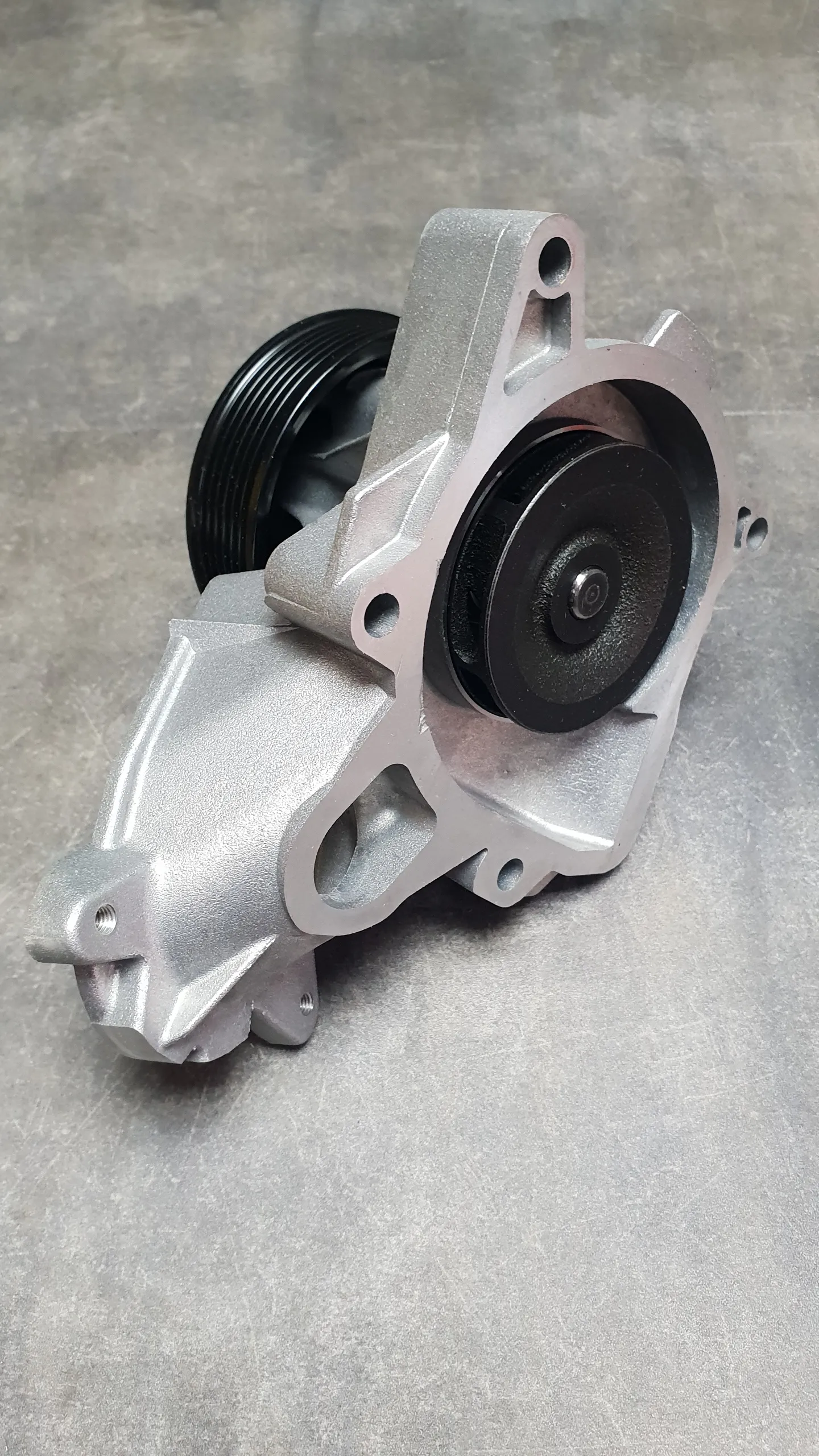 Помпа водяная M57N [E46,E53,E65]